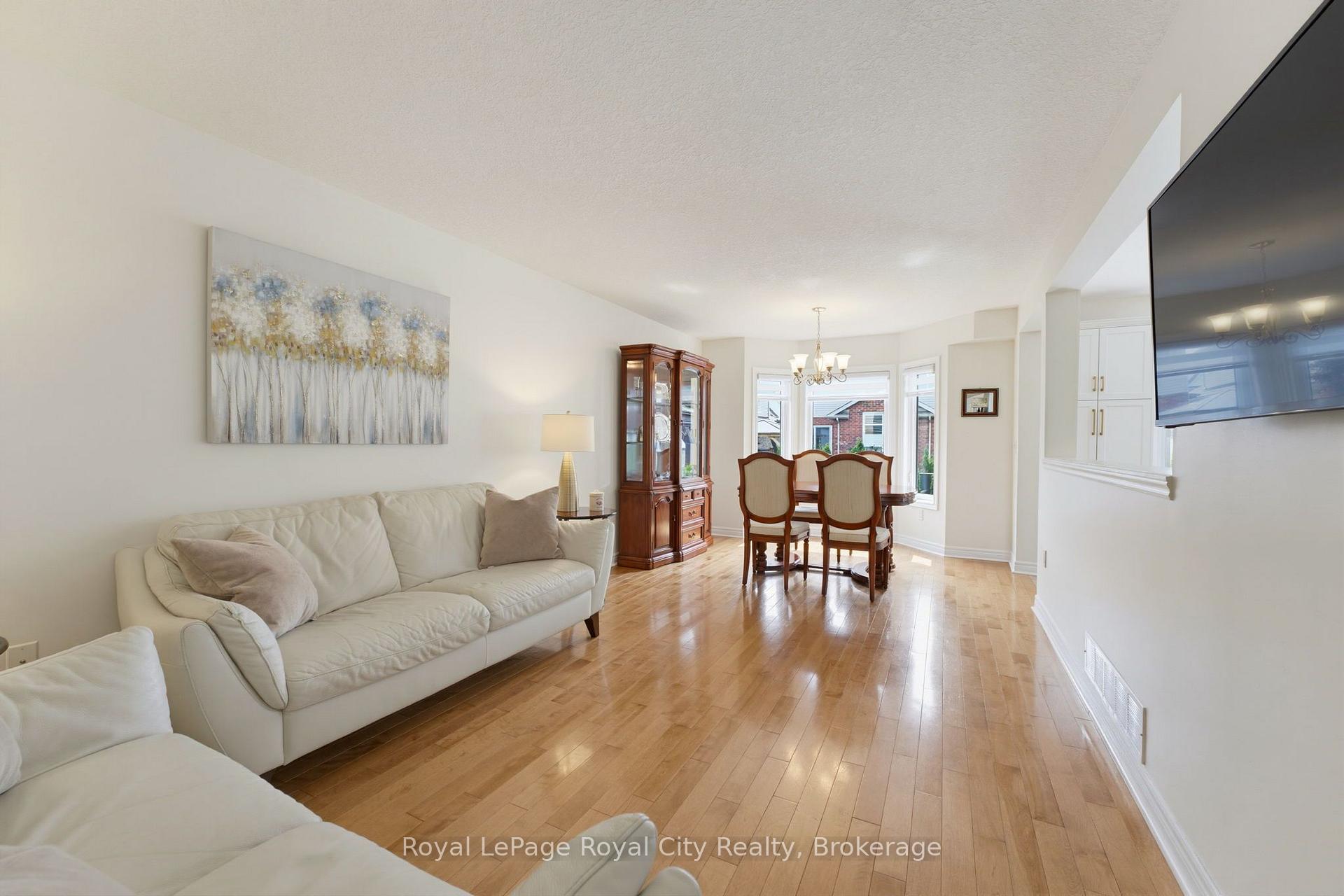Photo 11 of 59 Lynch Circle, Guelph, Pineridge/Westminster Woods — HOMEH
