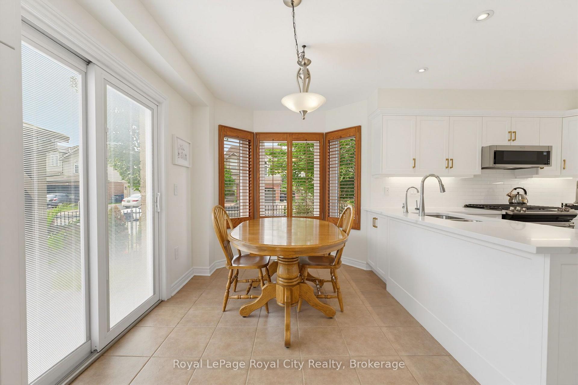 Photo 12 of 59 Lynch Circle, Guelph, Pineridge/Westminster Woods — HOMEH