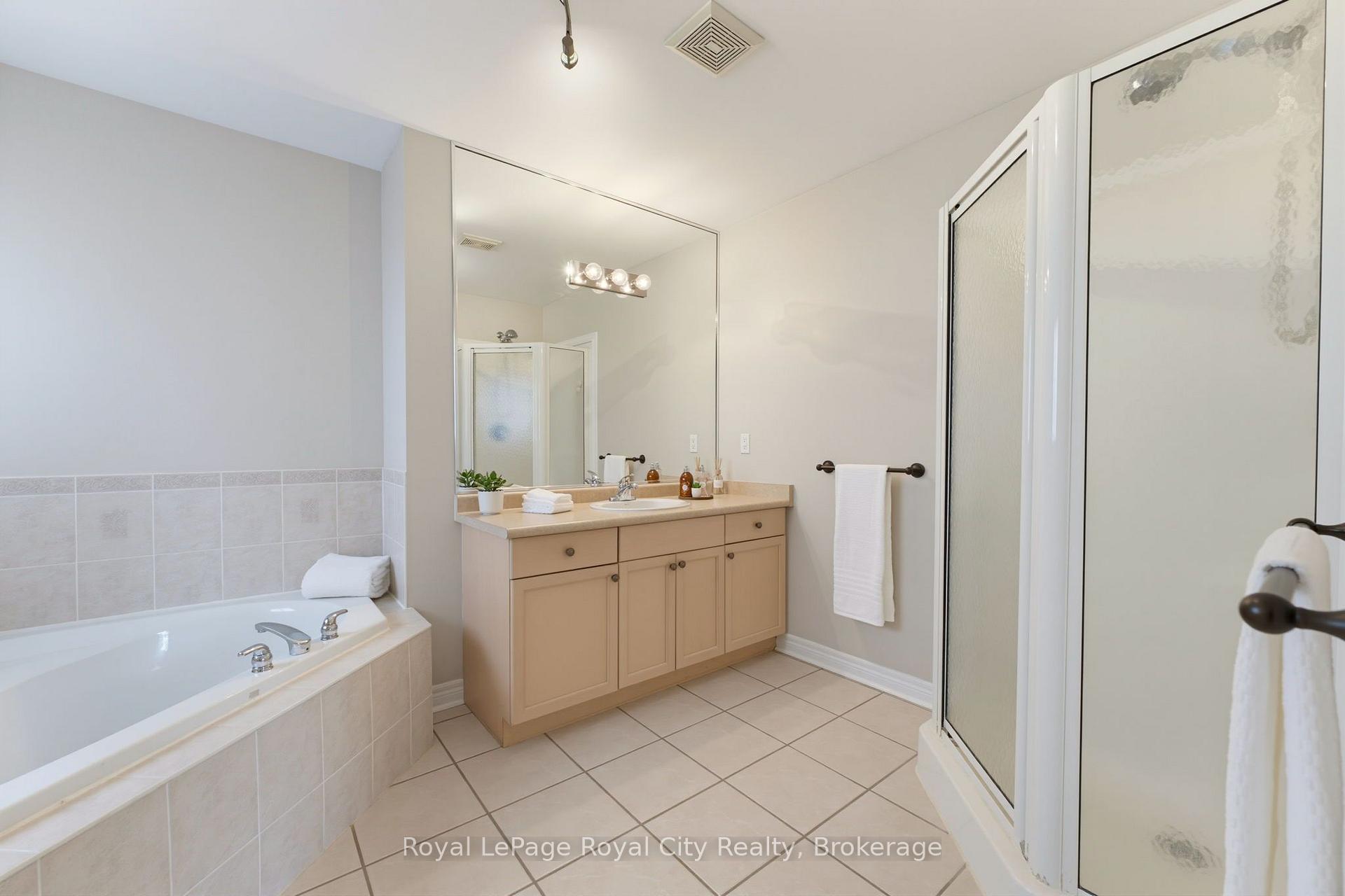 Photo 18 of 59 Lynch Circle, Guelph, Pineridge/Westminster Woods — HOMEH