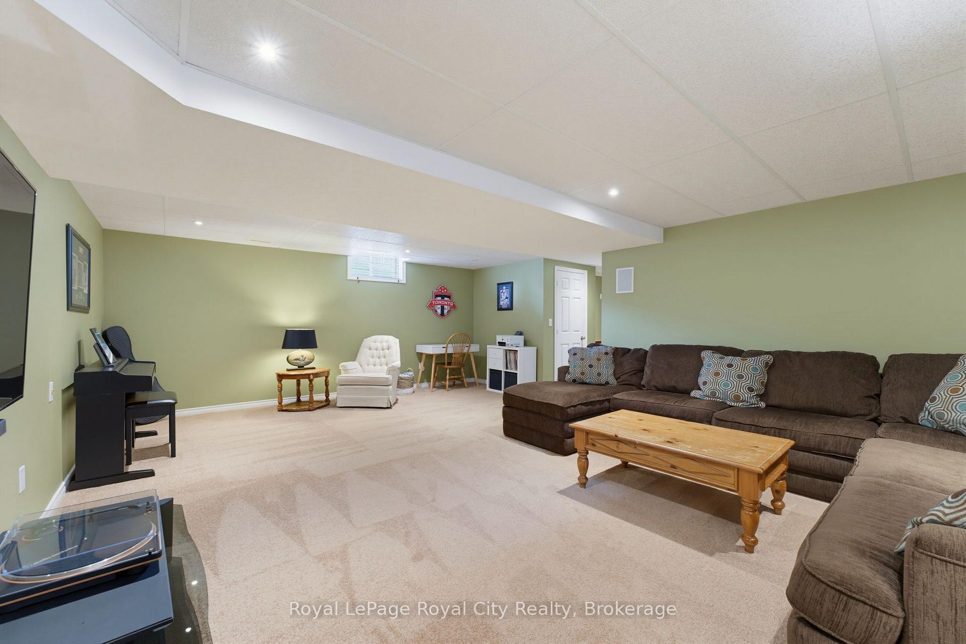 Photo 25 of 59 Lynch Circle, Guelph, Pineridge/Westminster Woods — HOMEH
