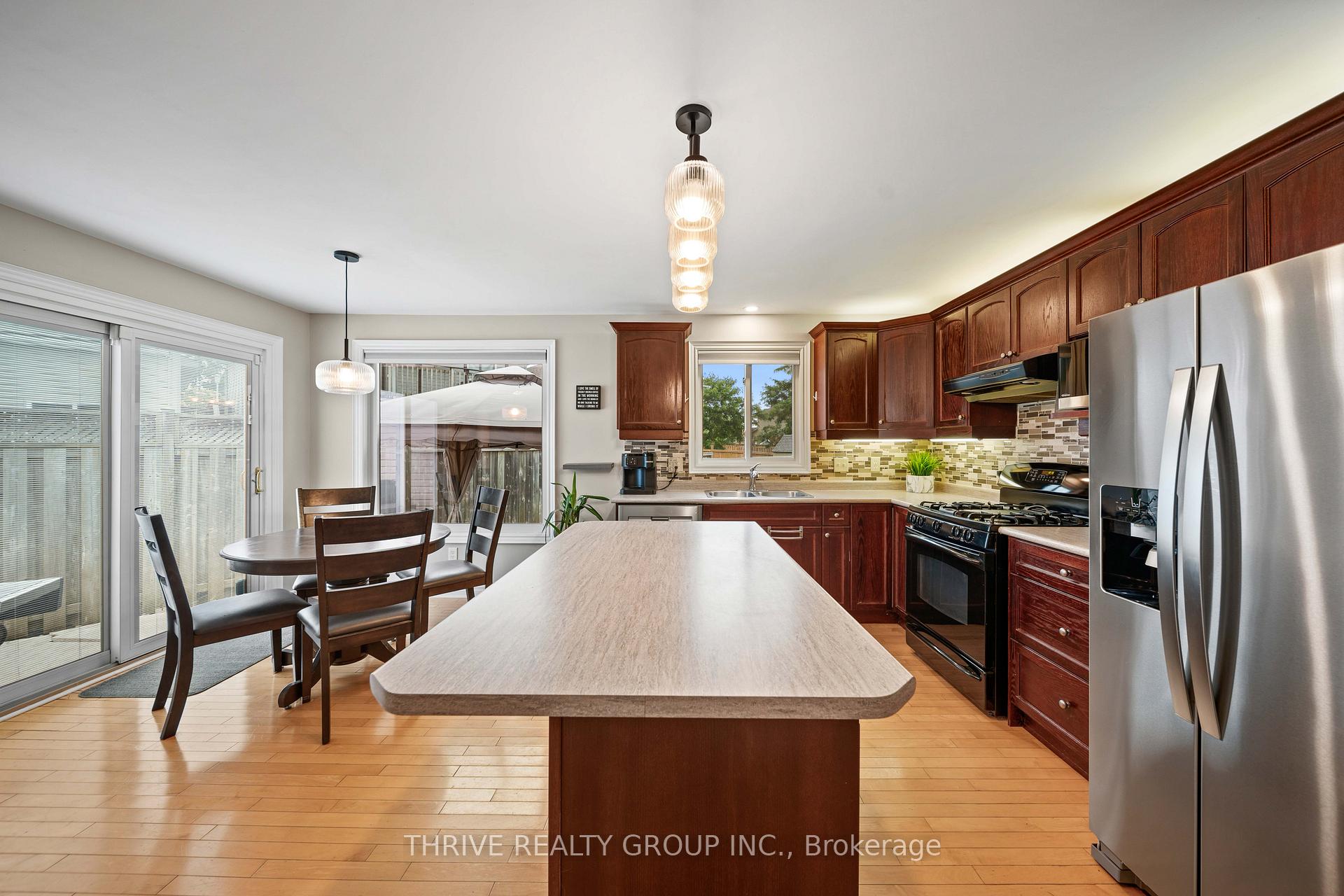 Photo 5 of 102 Loggers Grove, London, East P — HOMEH