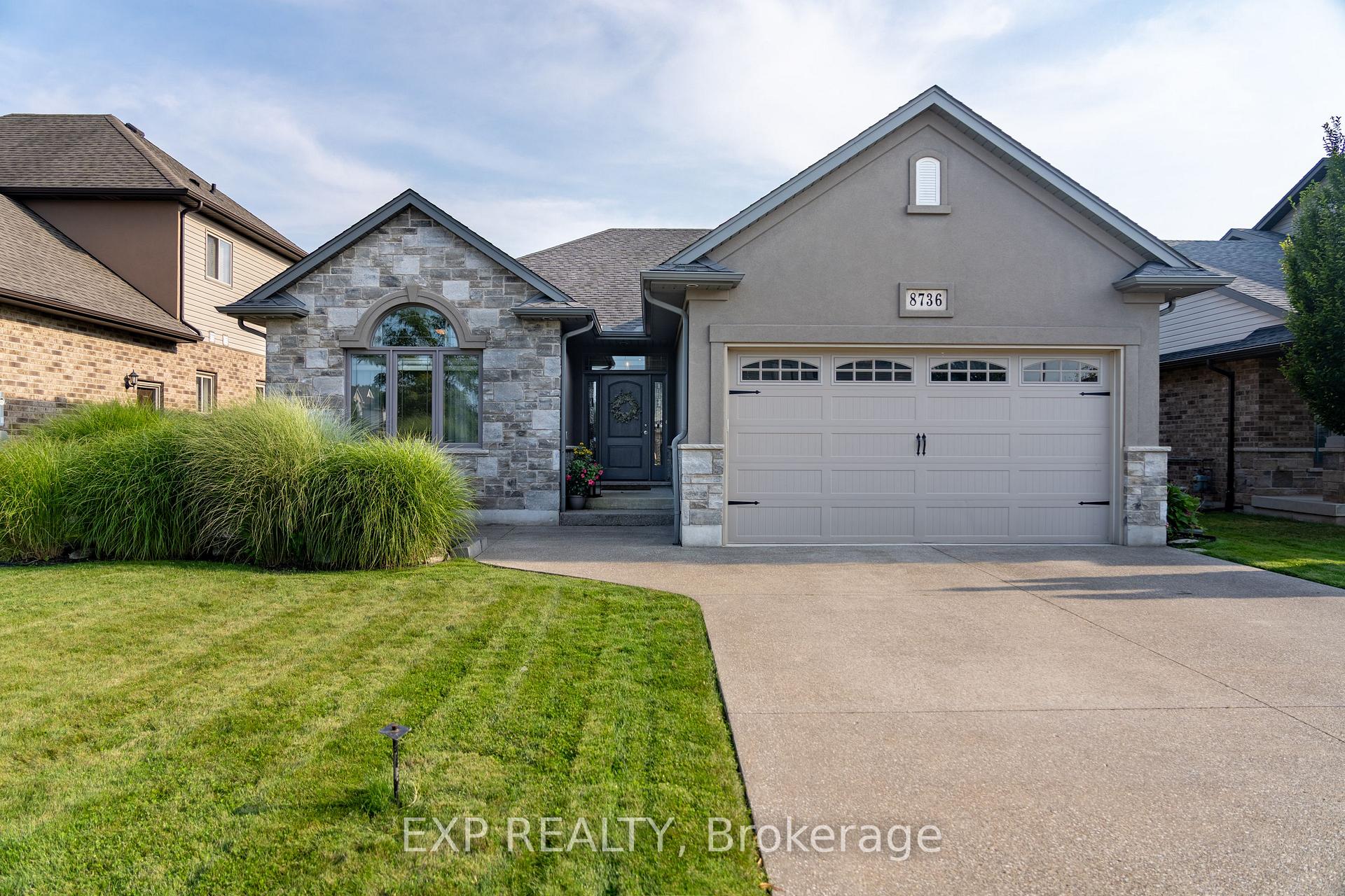 Photo 2 of 8736 Angie Drive, Niagara Falls, Forestview — HOMEH