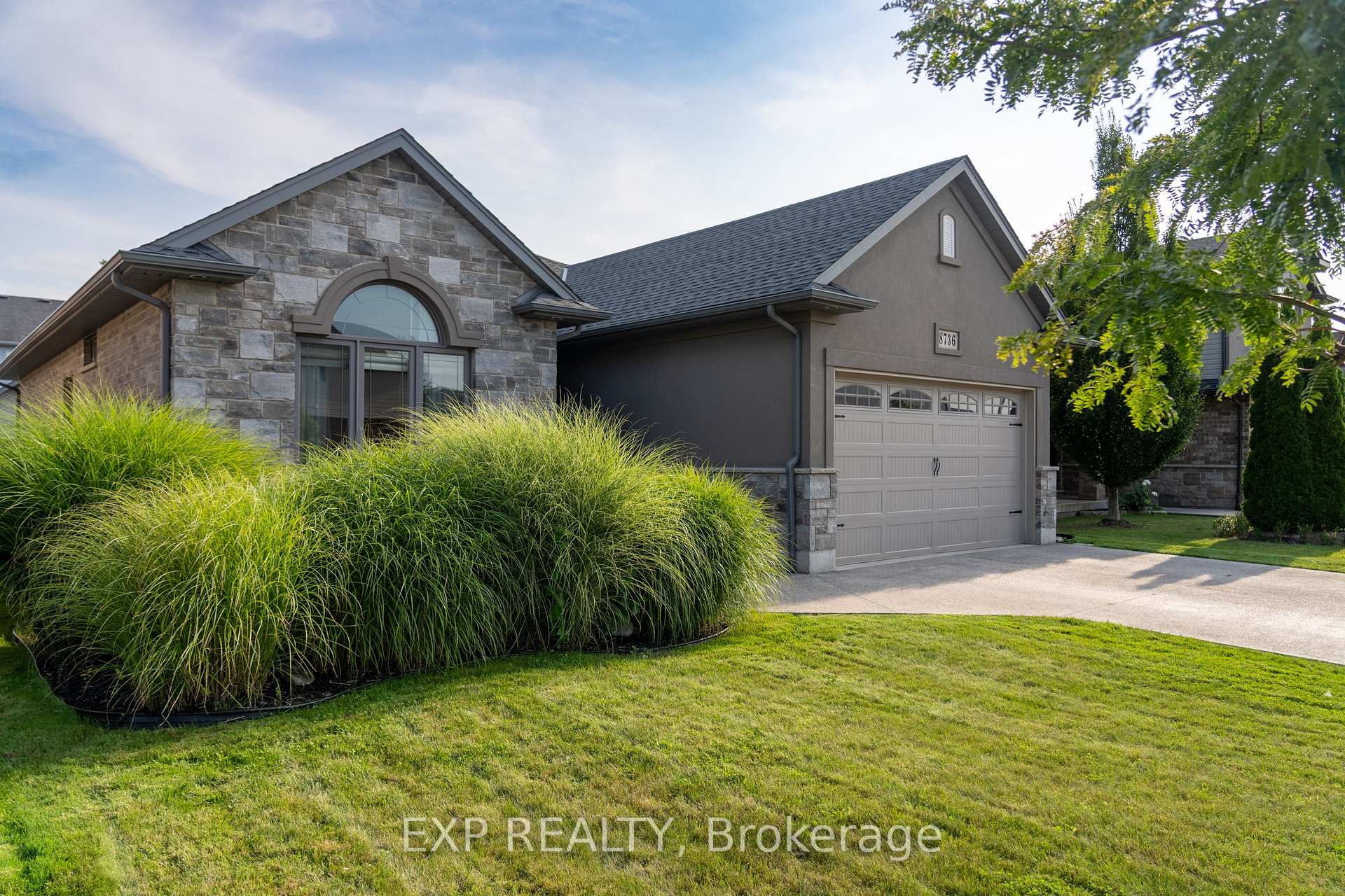 Photo 4 of 8736 Angie Drive, Niagara Falls, Forestview — HOMEH