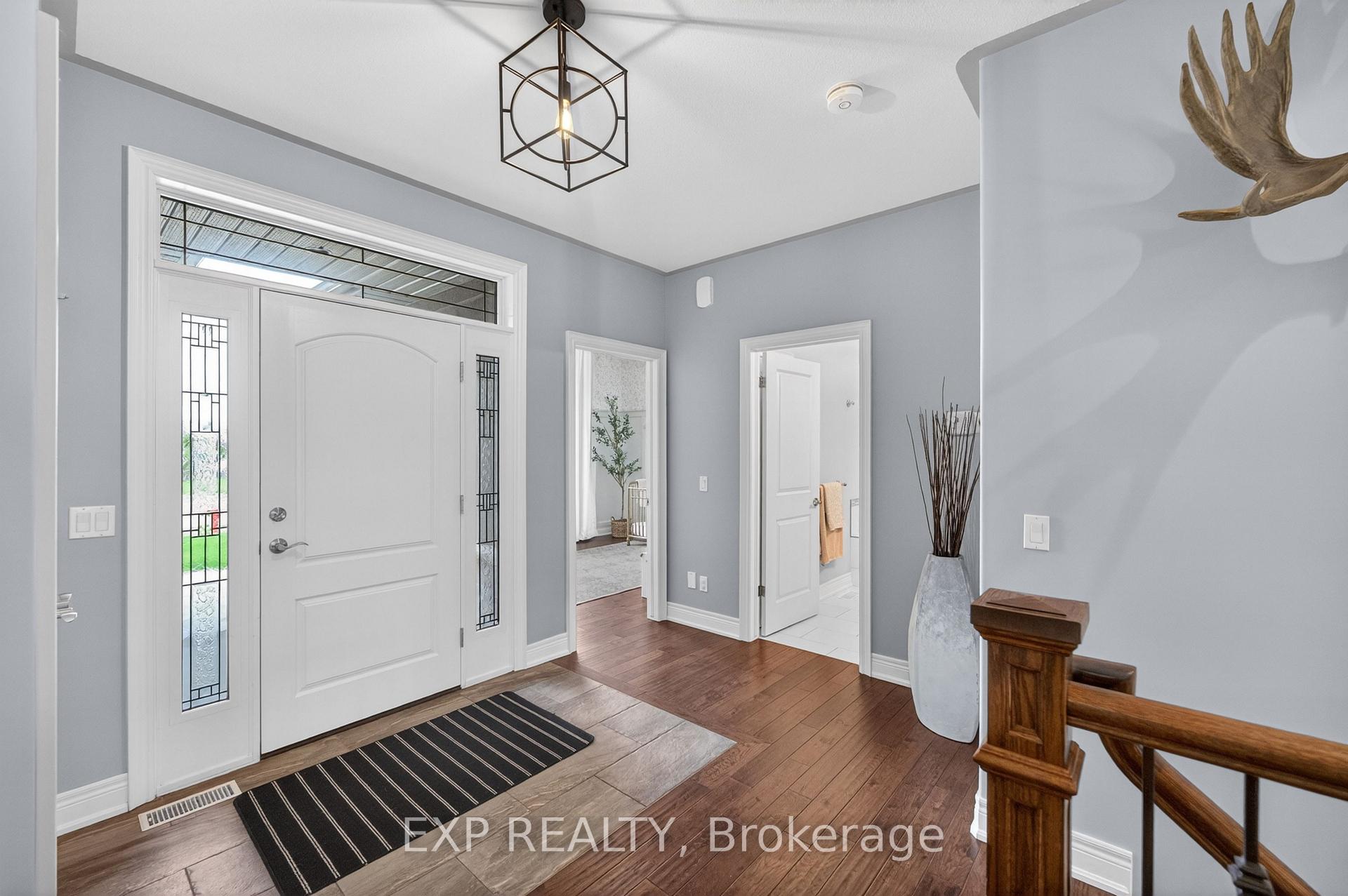 Photo 5 of 8736 Angie Drive, Niagara Falls, Forestview — HOMEH