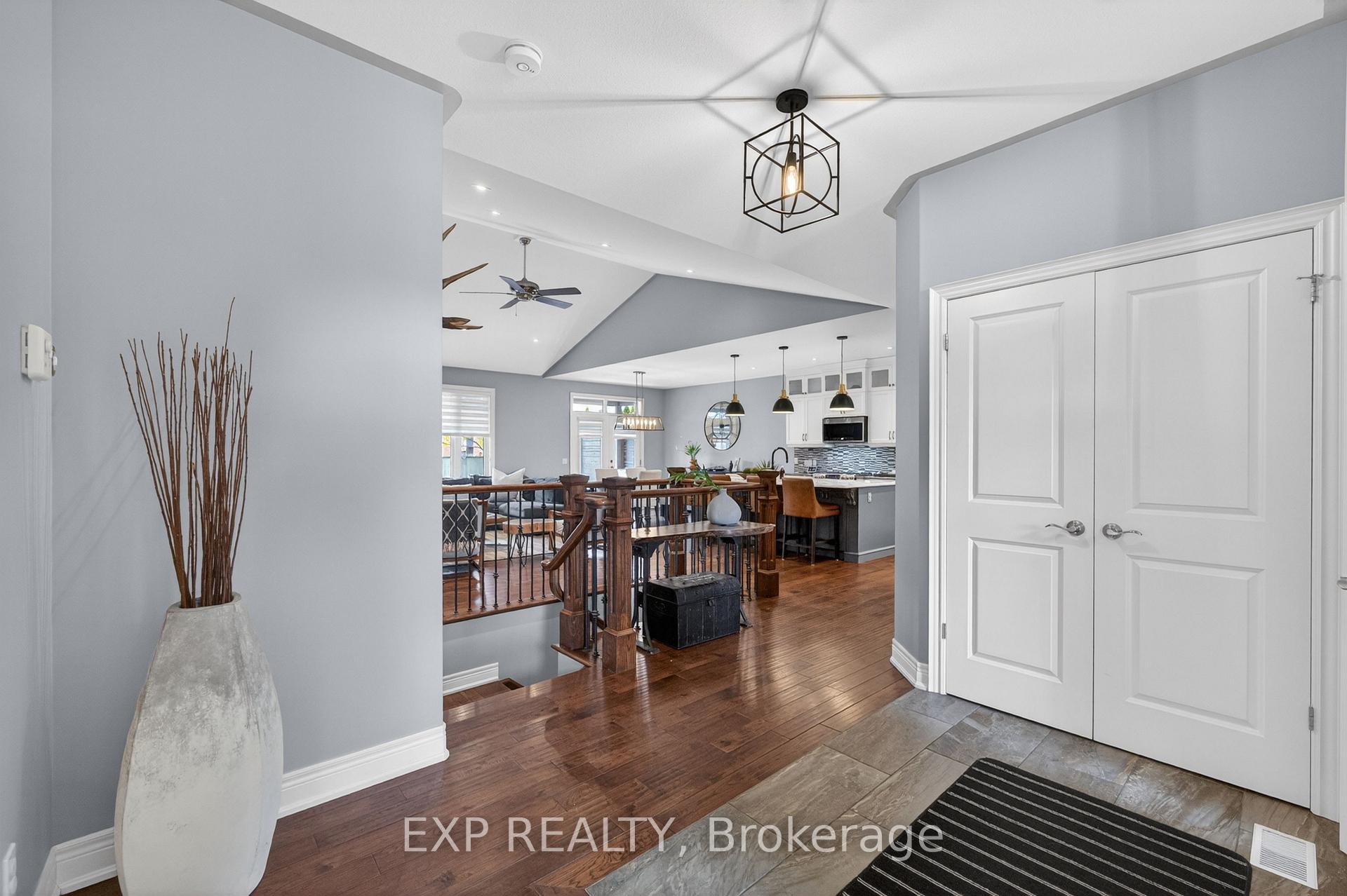 Photo 7 of 8736 Angie Drive, Niagara Falls, Forestview — HOMEH