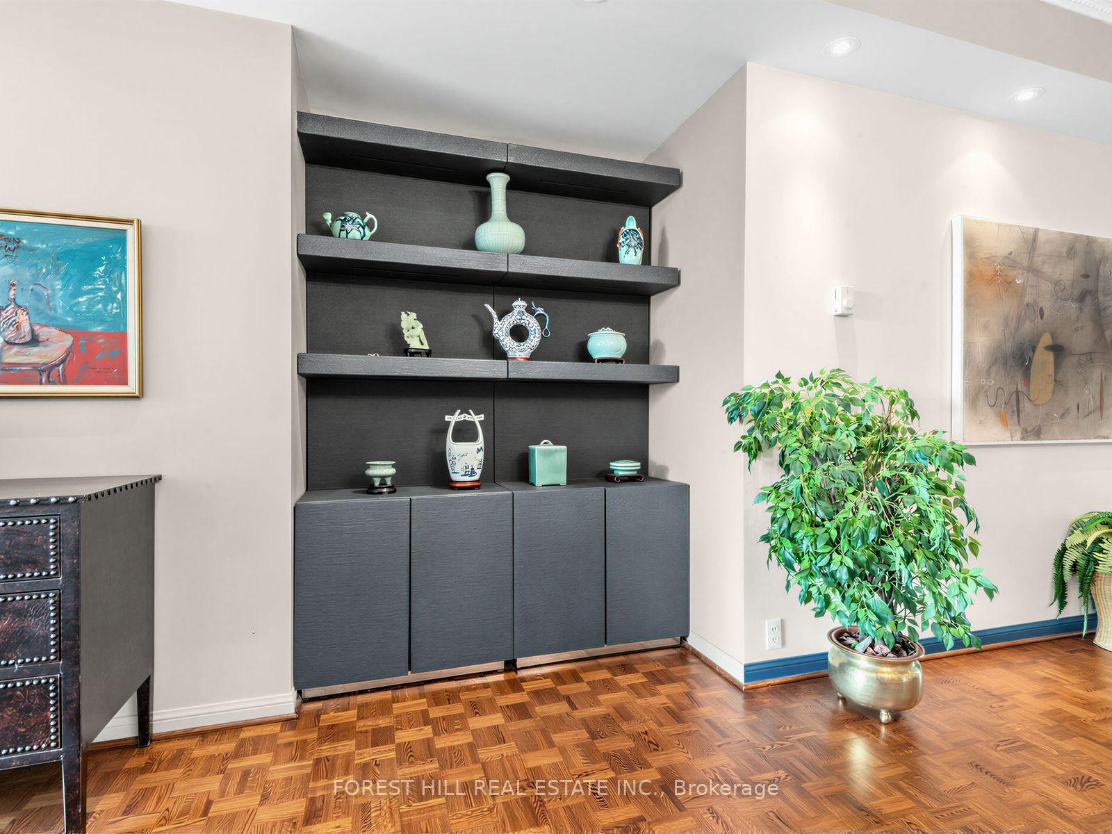 Photo 4 of Unit 501, 407 Walmer Road, Toronto, Casa Loma — HOMEH