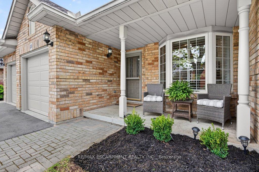 Photo 3 of Unit 20, 2350 New Street, Burlington, Brant — HOMEH