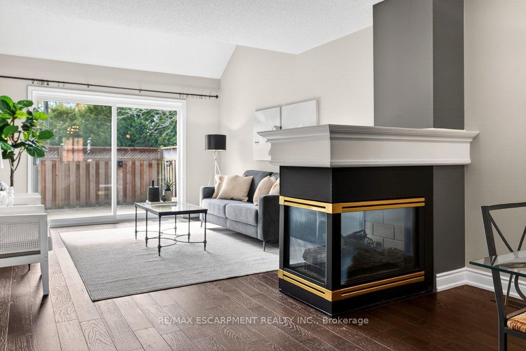 Photo 6 of Unit 20, 2350 New Street, Burlington, Brant — HOMEH