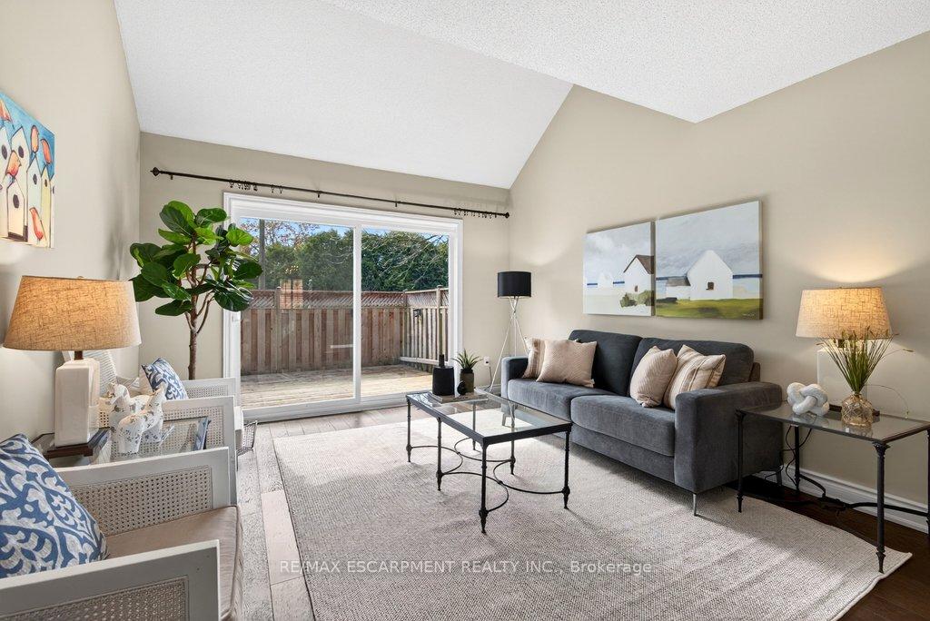 Photo 7 of Unit 20, 2350 New Street, Burlington, Brant — HOMEH
