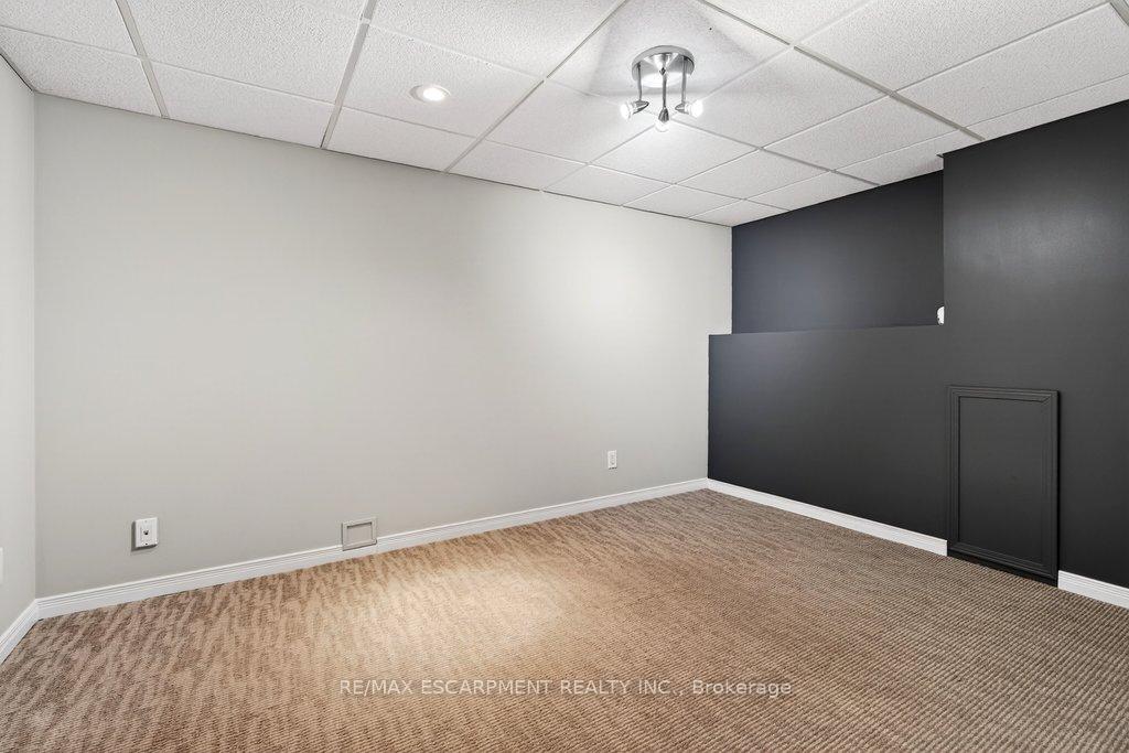Photo 31 of Unit 20, 2350 New Street, Burlington, Brant — HOMEH