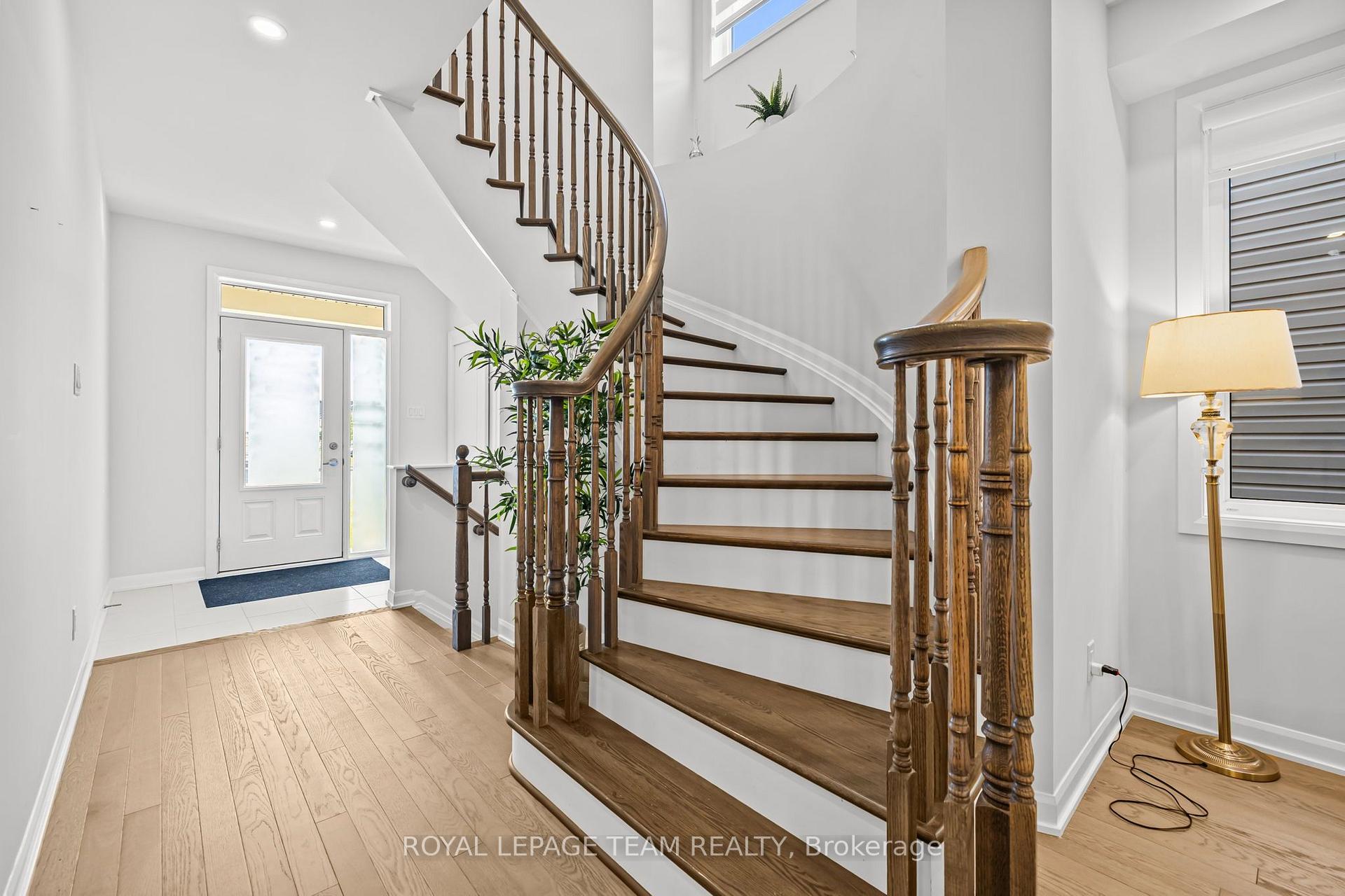 Photo 3 of 70 Ralph Erfle Way, Ottawa, Barrhaven - Half Moon Bay — HOMEH