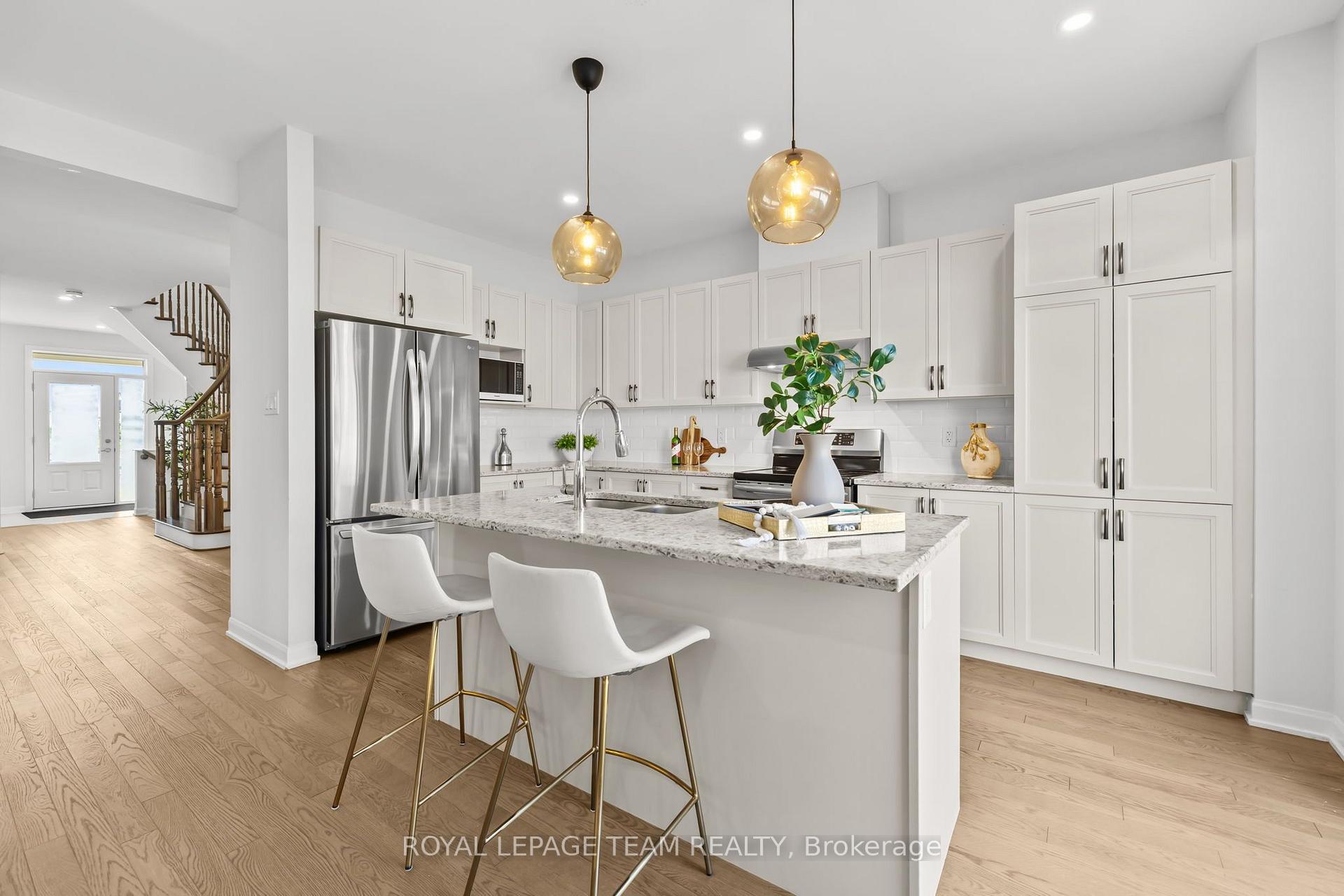 Photo 10 of 70 Ralph Erfle Way, Ottawa, Barrhaven - Half Moon Bay — HOMEH