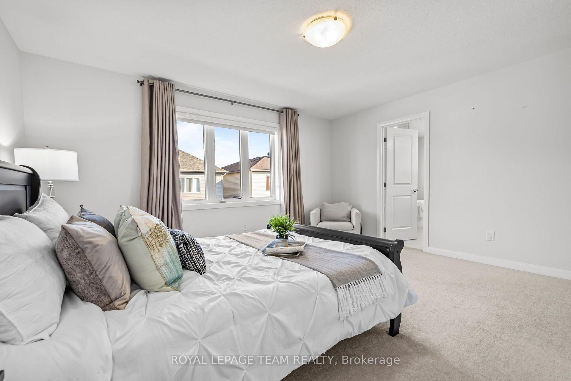 Photo 17 of 70 Ralph Erfle Way, Ottawa, Barrhaven - Half Moon Bay — HOMEH