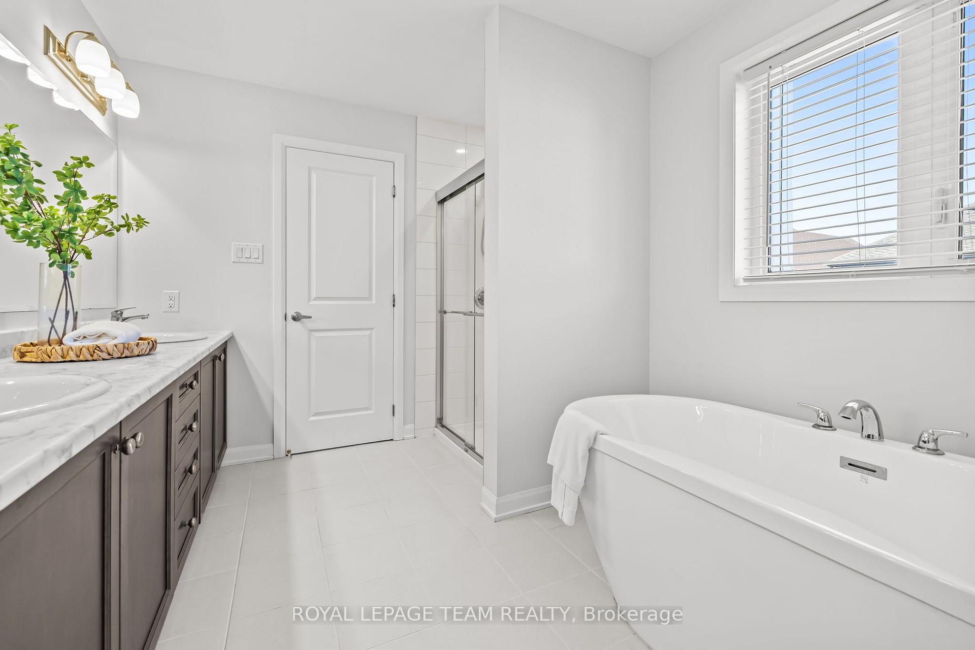 Photo 20 of 70 Ralph Erfle Way, Ottawa, Barrhaven - Half Moon Bay — HOMEH