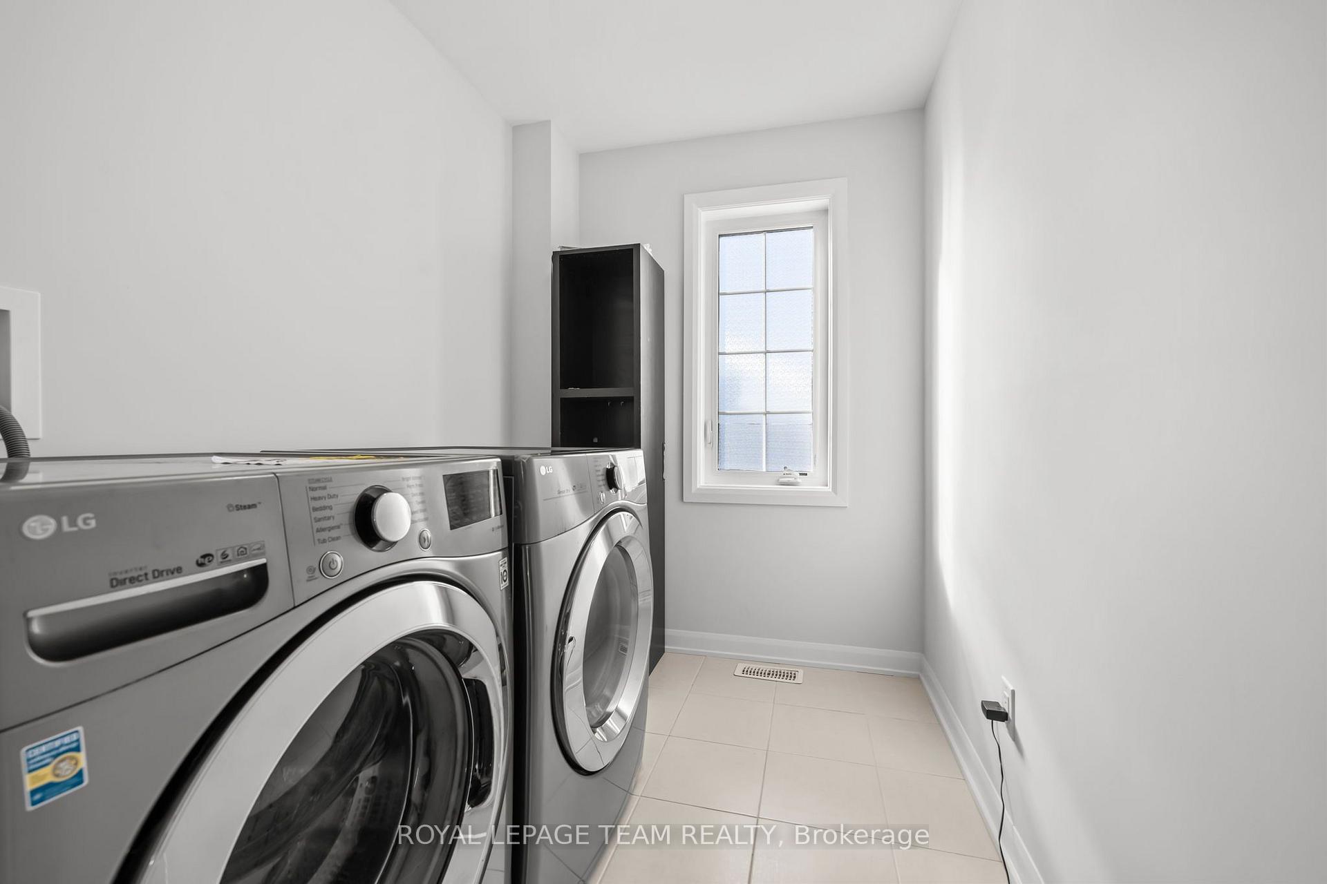 Photo 28 of 70 Ralph Erfle Way, Ottawa, Barrhaven - Half Moon Bay — HOMEH