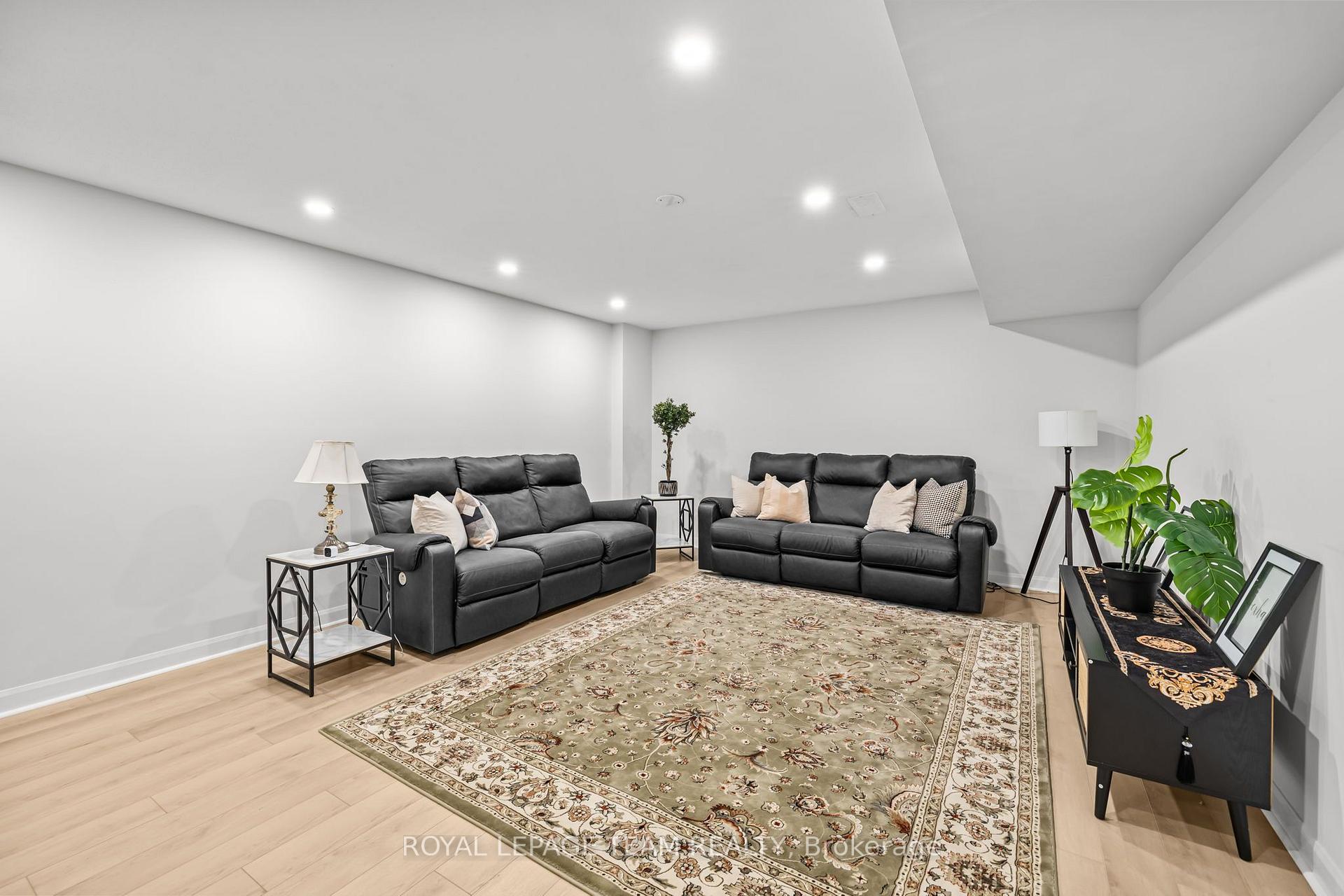 Photo 30 of 70 Ralph Erfle Way, Ottawa, Barrhaven - Half Moon Bay — HOMEH