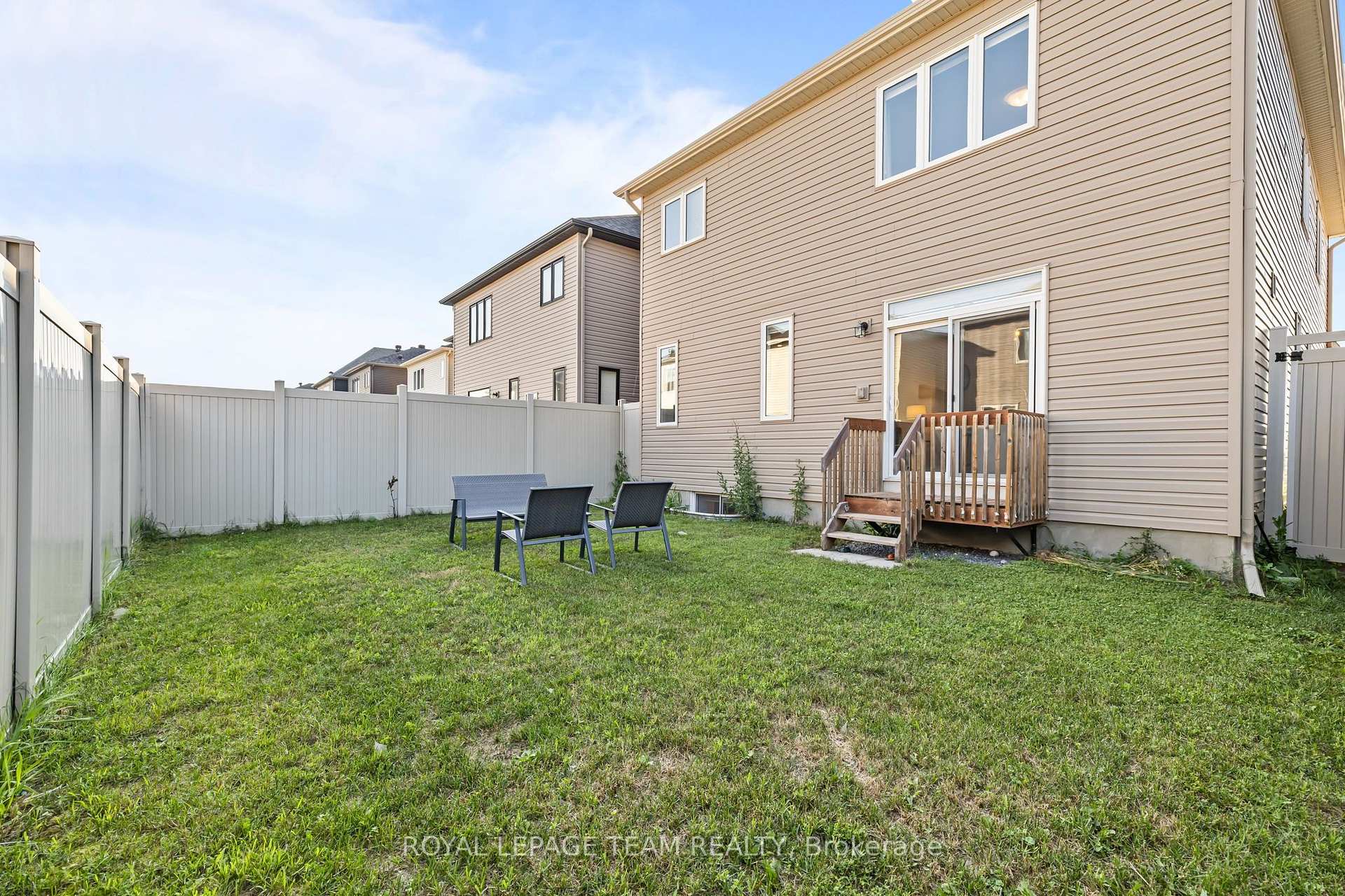 Photo 33 of 70 Ralph Erfle Way, Ottawa, Barrhaven - Half Moon Bay — HOMEH
