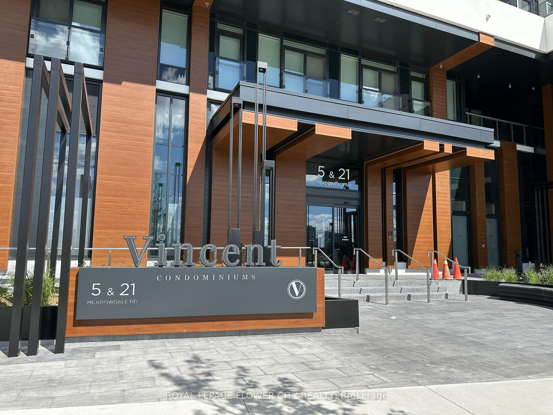 Photo 2 of Unit 513, 5 Meadowdale Road, Vaughan, Vaughan Corporate Centre — HOMEH