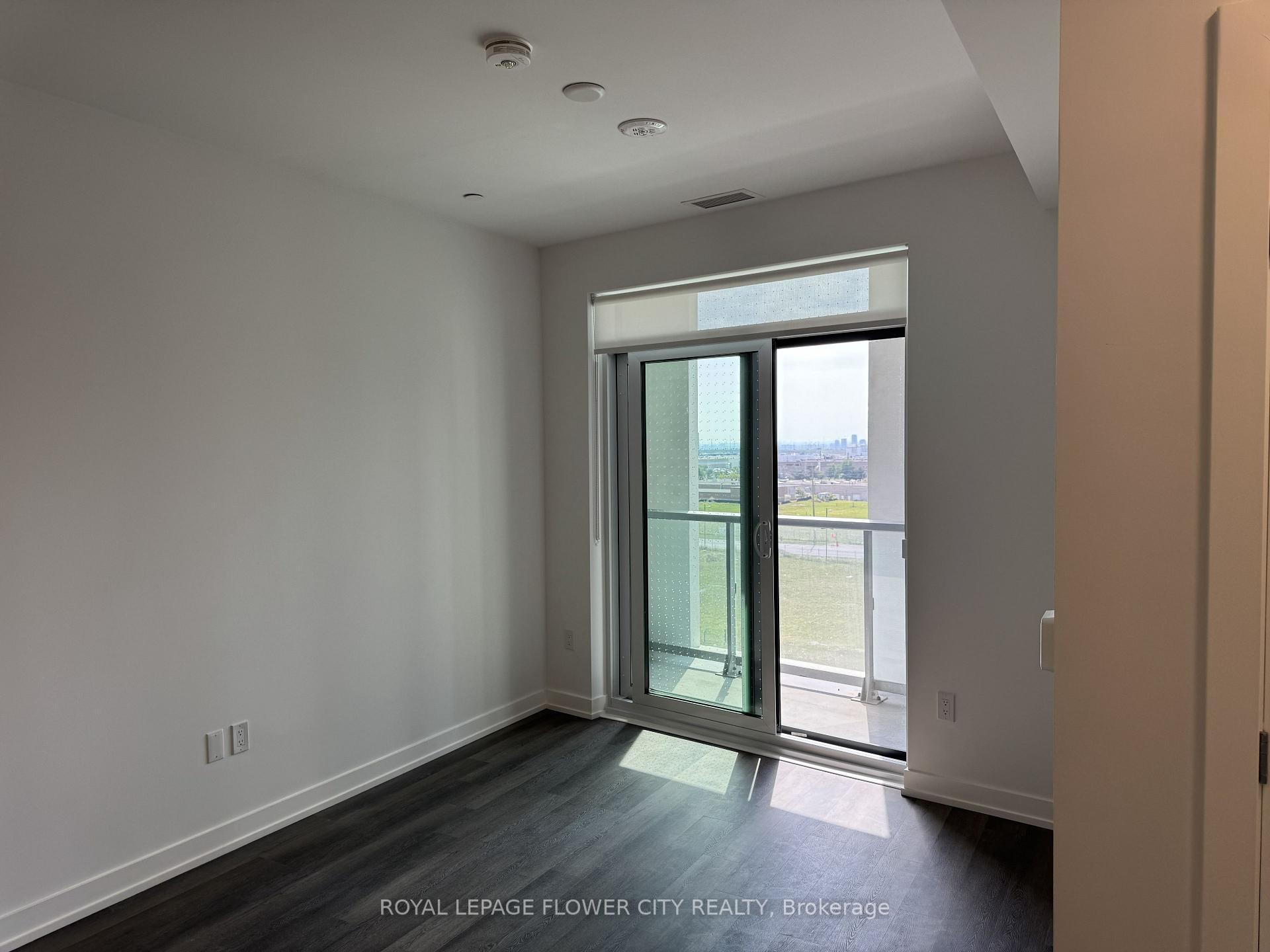Photo 5 of Unit 513, 5 Meadowdale Road, Vaughan, Vaughan Corporate Centre — HOMEH