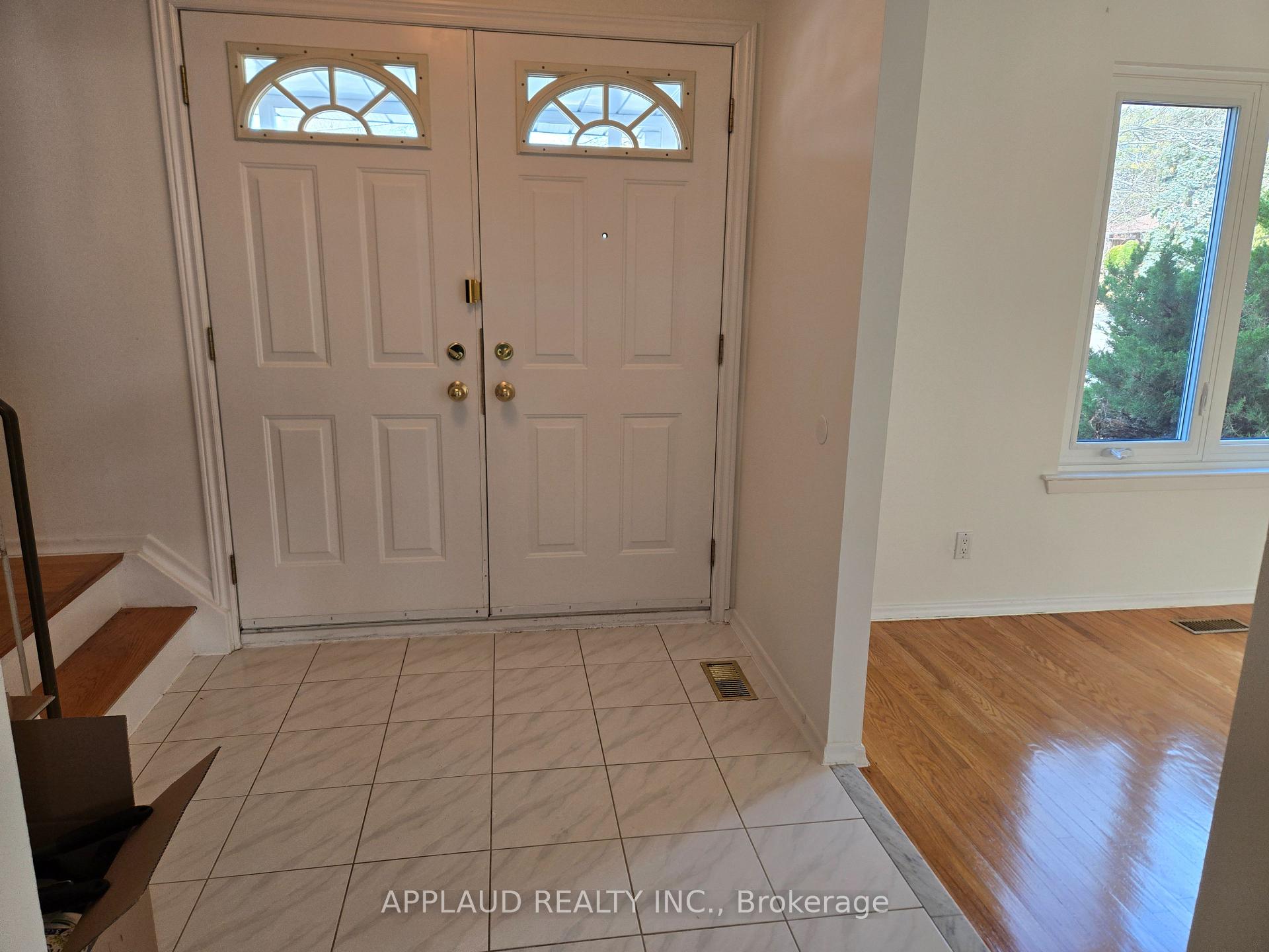 Photo 2 of 17 Marowyne Drive, North York, Don Valley Village — HOMEH