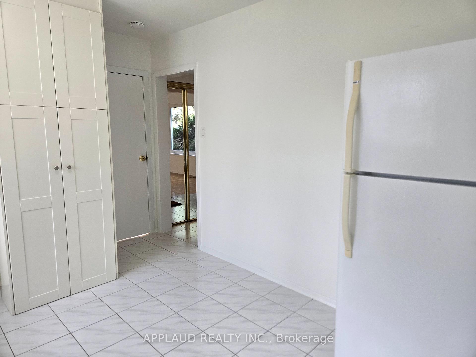 Photo 5 of 17 Marowyne Drive, North York, Don Valley Village — HOMEH
