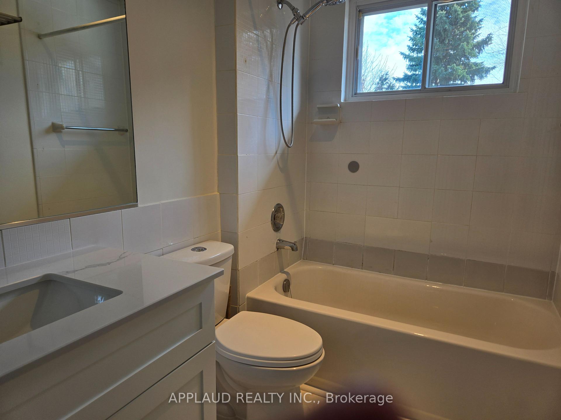Photo 8 of 17 Marowyne Drive, North York, Don Valley Village — HOMEH