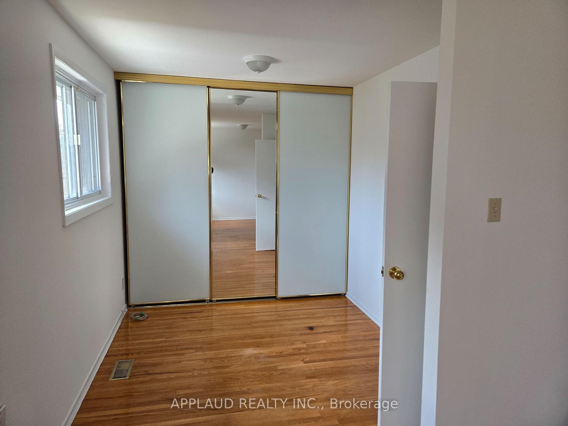 Photo 12 of 17 Marowyne Drive, North York, Don Valley Village — HOMEH