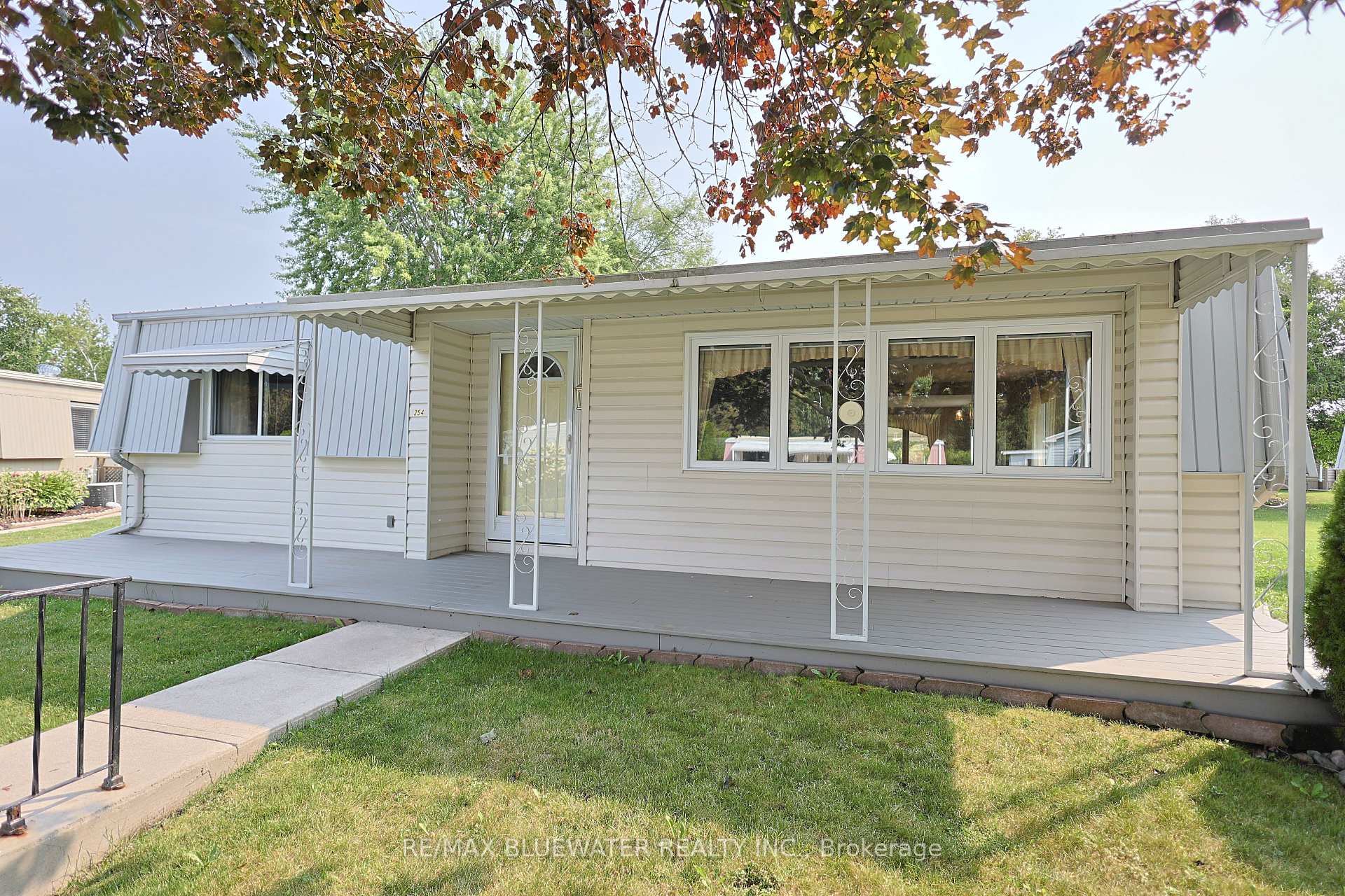 Photo 8 of 254 Highland Springs, South Huron, Stephen — HOMEH
