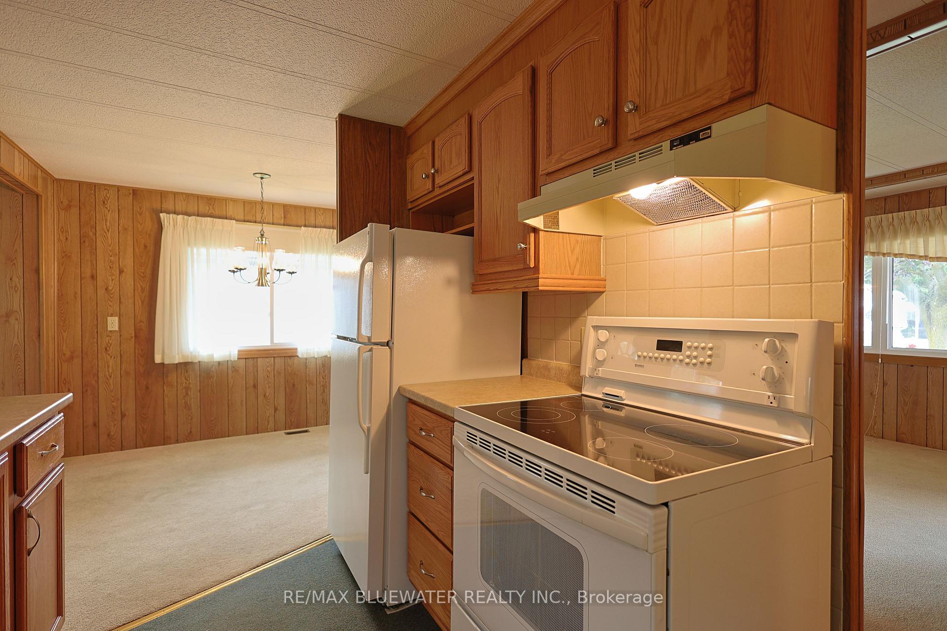 Photo 17 of 254 Highland Springs, South Huron, Stephen — HOMEH