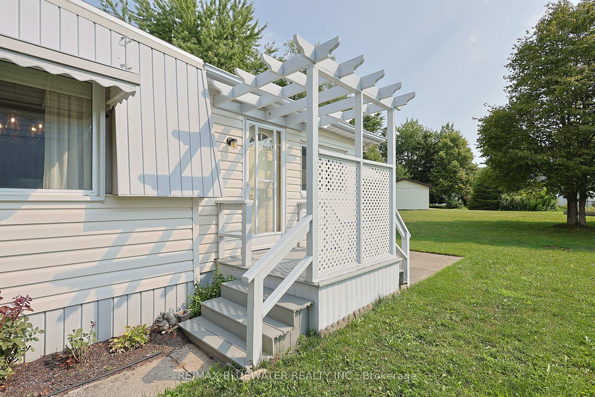 Photo 28 of 254 Highland Springs, South Huron, Stephen — HOMEH