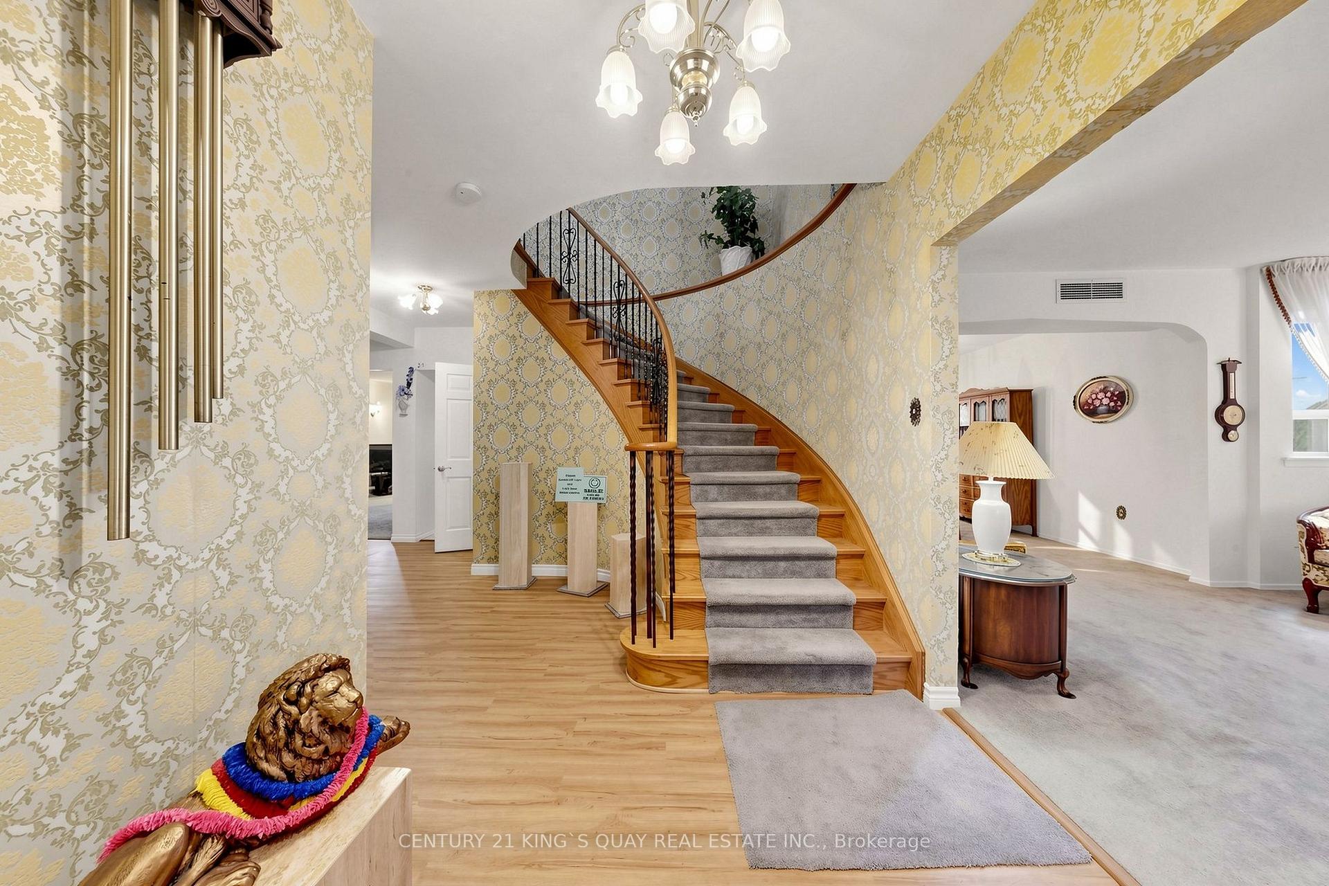 Photo 18 of 35 Coxwell Avenue, Toronto, Woodbine Corridor — HOMEH