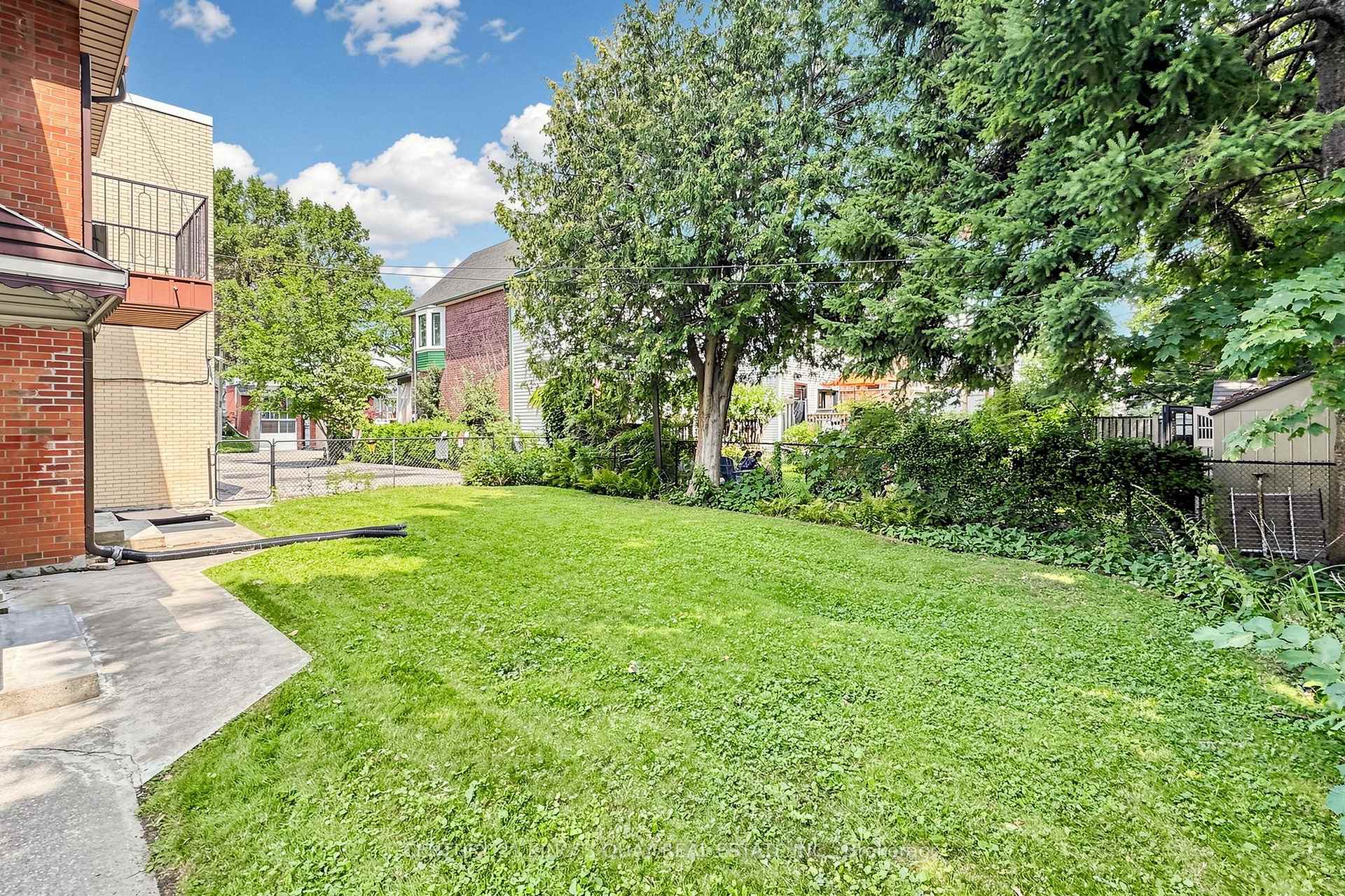 Photo 51 of 35 Coxwell Avenue, Toronto, Woodbine Corridor — HOMEH