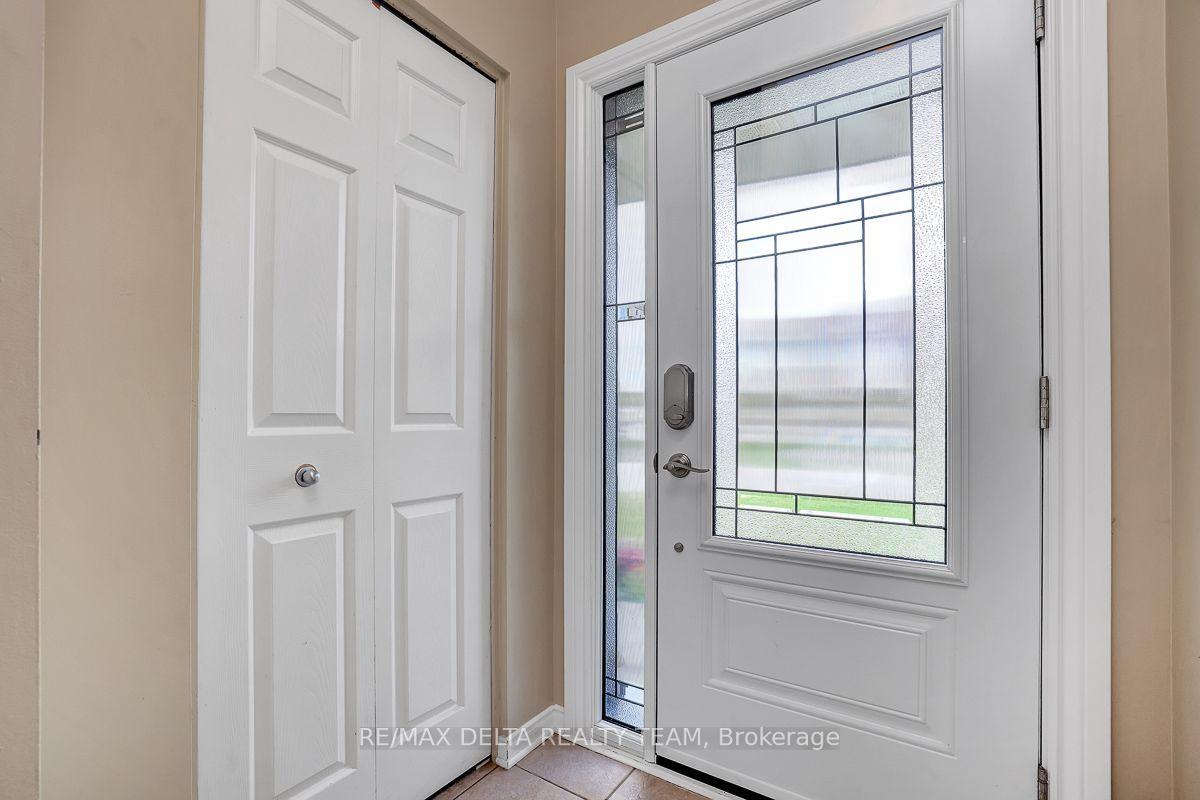Photo 3 of 429 Dusk Private, Ottawa, Fallingbrook/Gardenway South — HOMEH