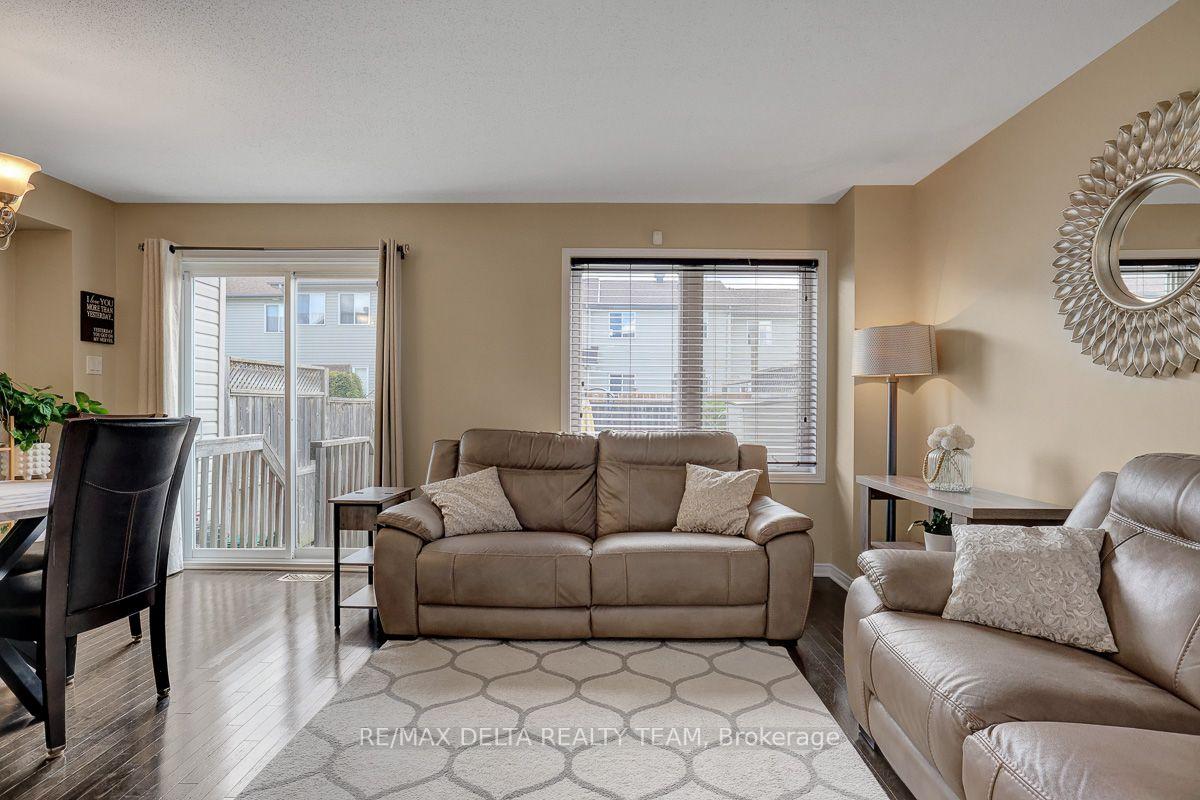 Photo 6 of 429 Dusk Private, Ottawa, Fallingbrook/Gardenway South — HOMEH