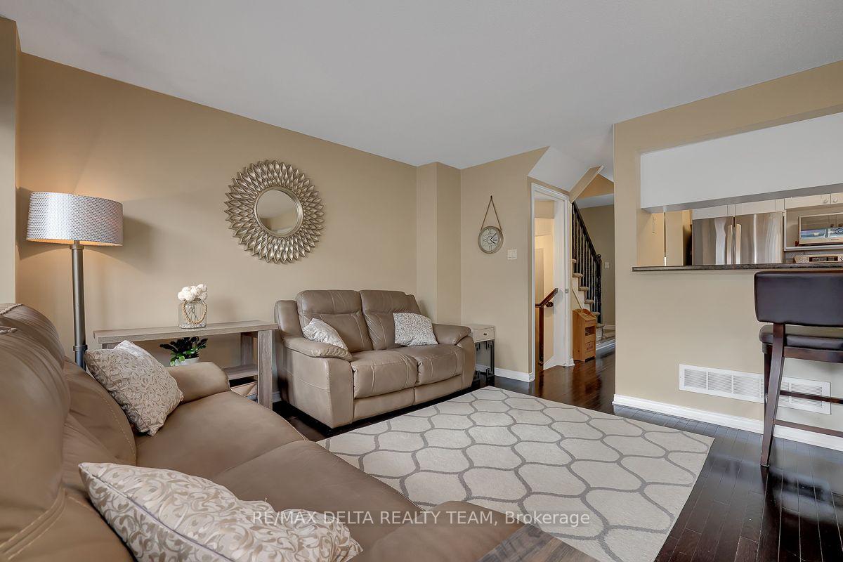 Photo 9 of 429 Dusk Private, Ottawa, Fallingbrook/Gardenway South — HOMEH
