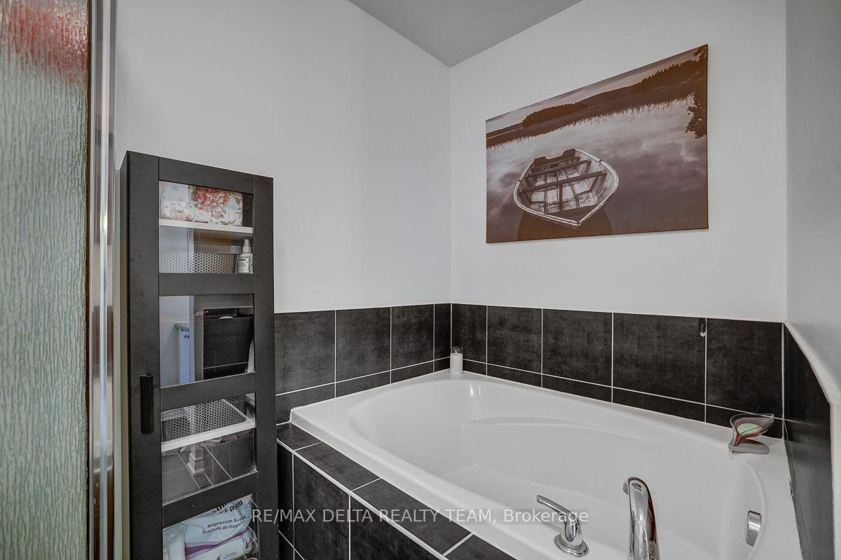 Photo 24 of 429 Dusk Private, Ottawa, Fallingbrook/Gardenway South — HOMEH