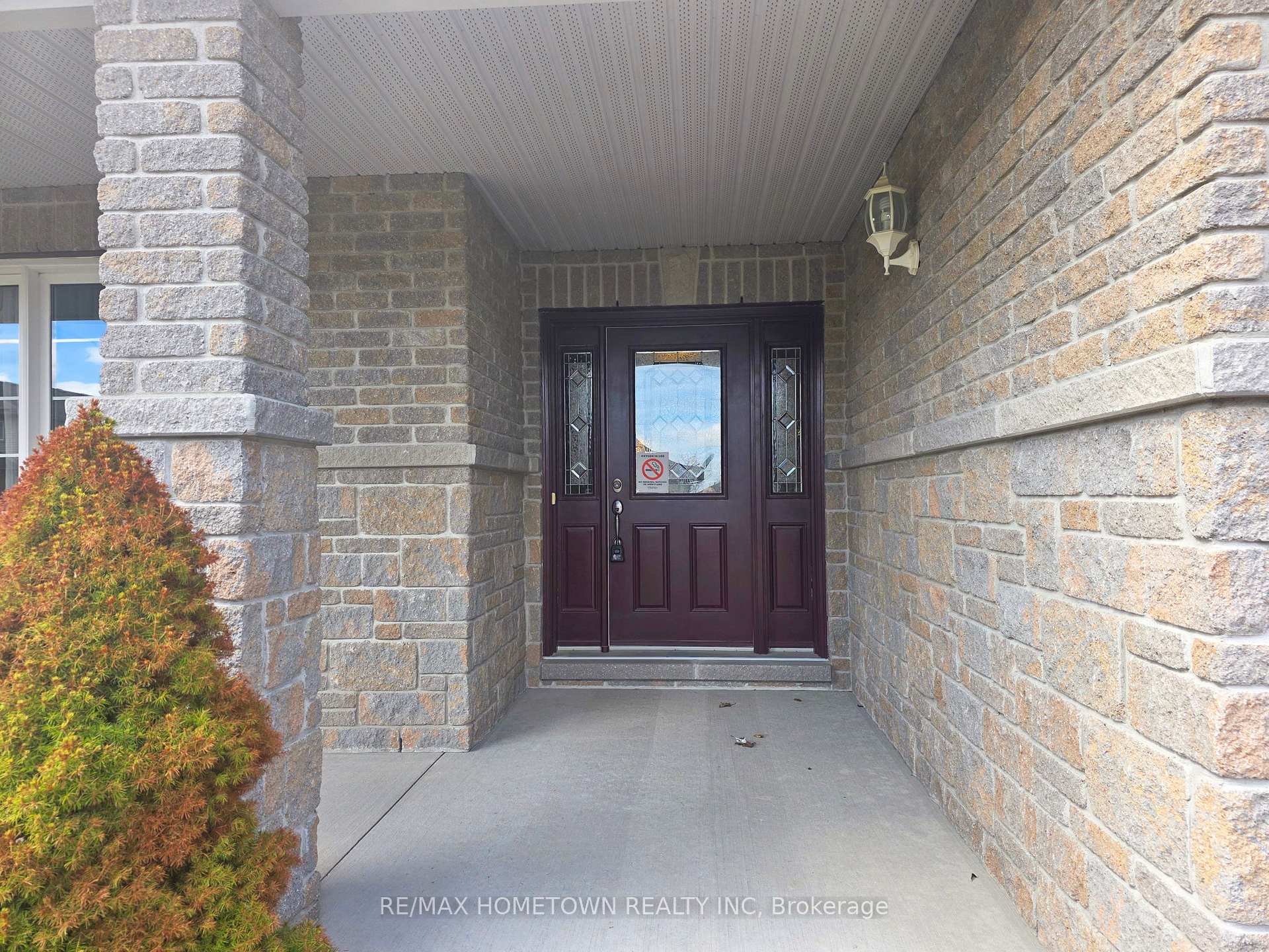 Photo 5 of 1124 McClure Crescent, Brockville, Brockville — HOMEH