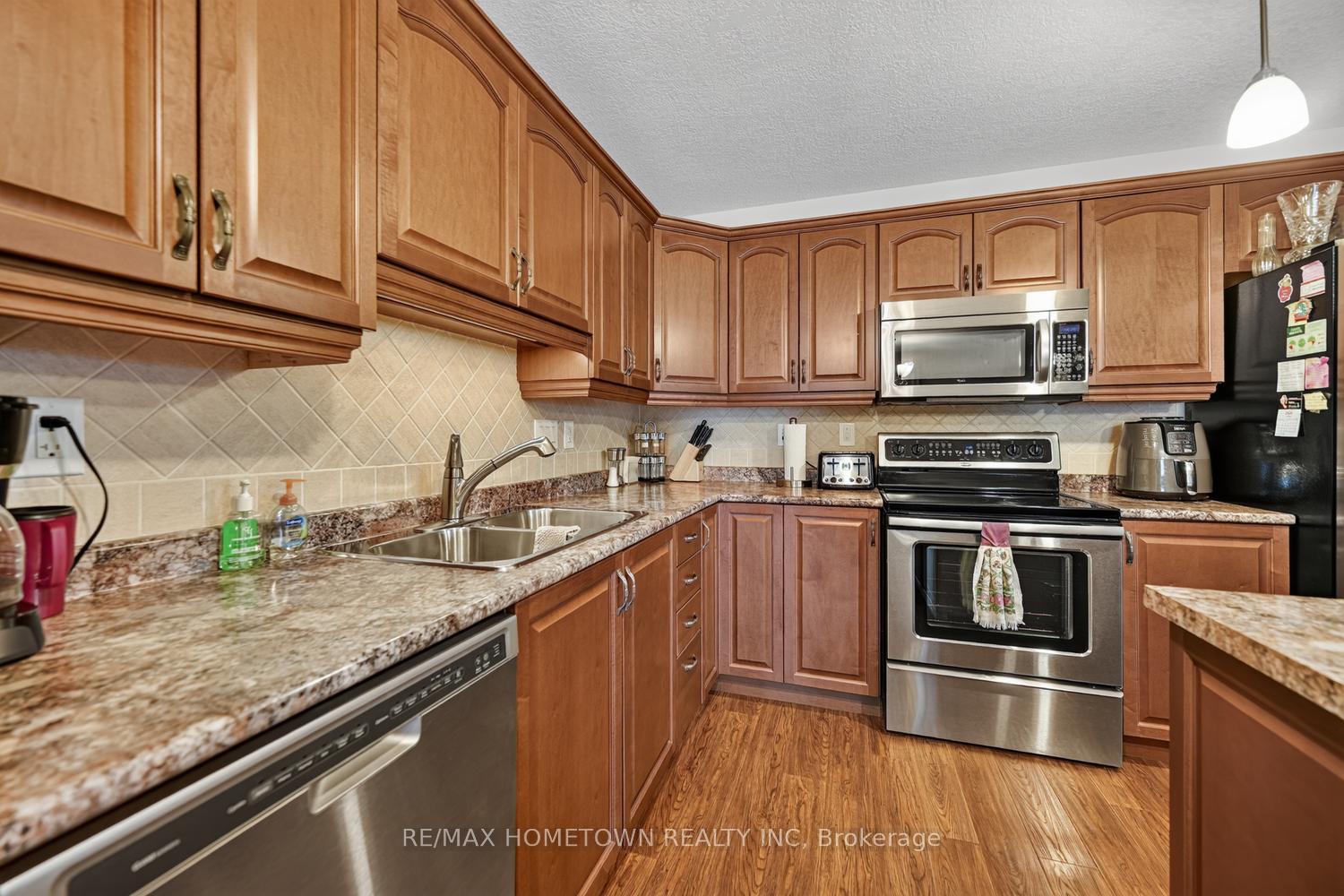 Photo 15 of 1124 McClure Crescent, Brockville, Brockville — HOMEH