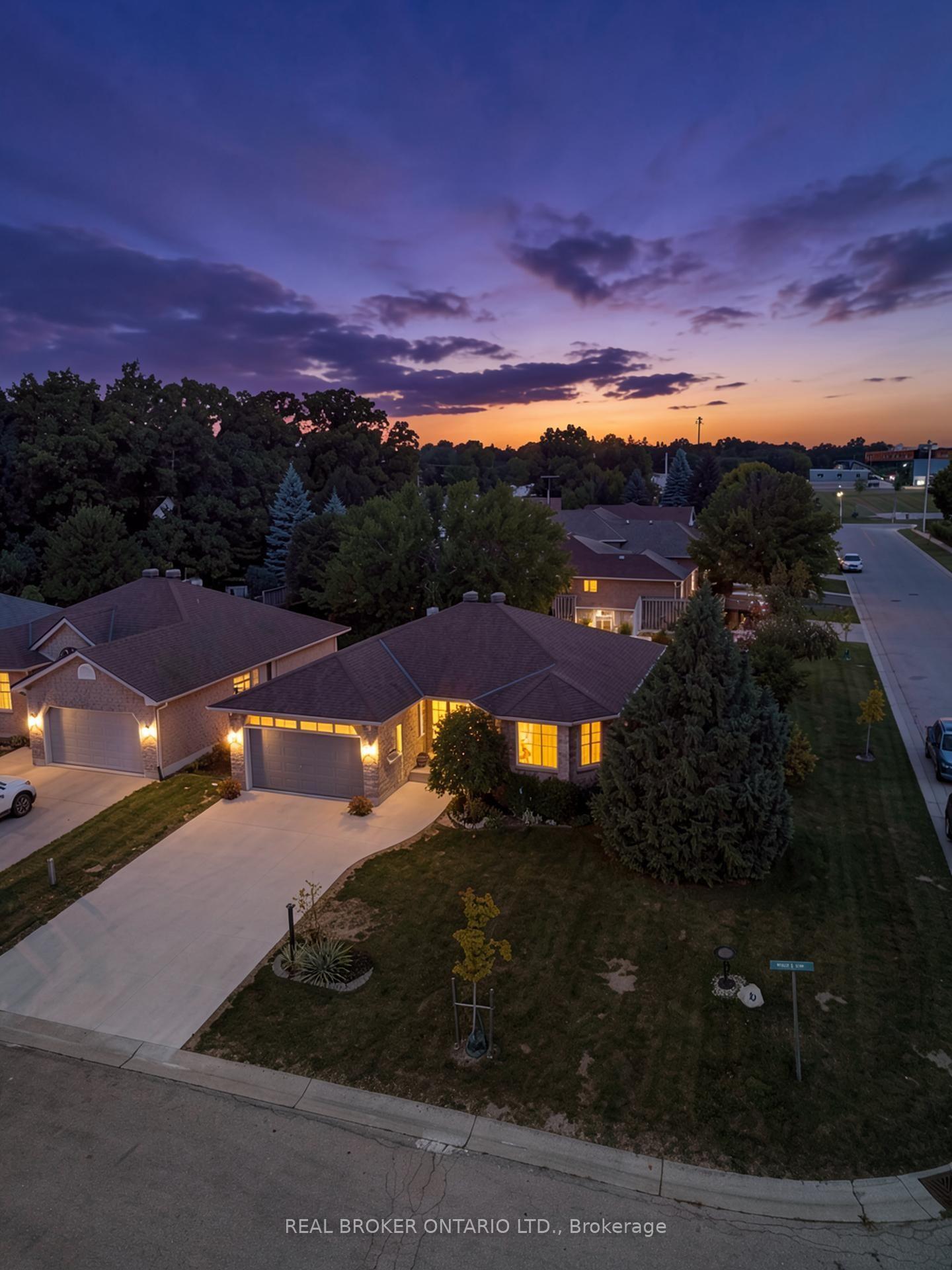 Photo 2 of 10 Sunset Lane, Haldimand — HOMEH