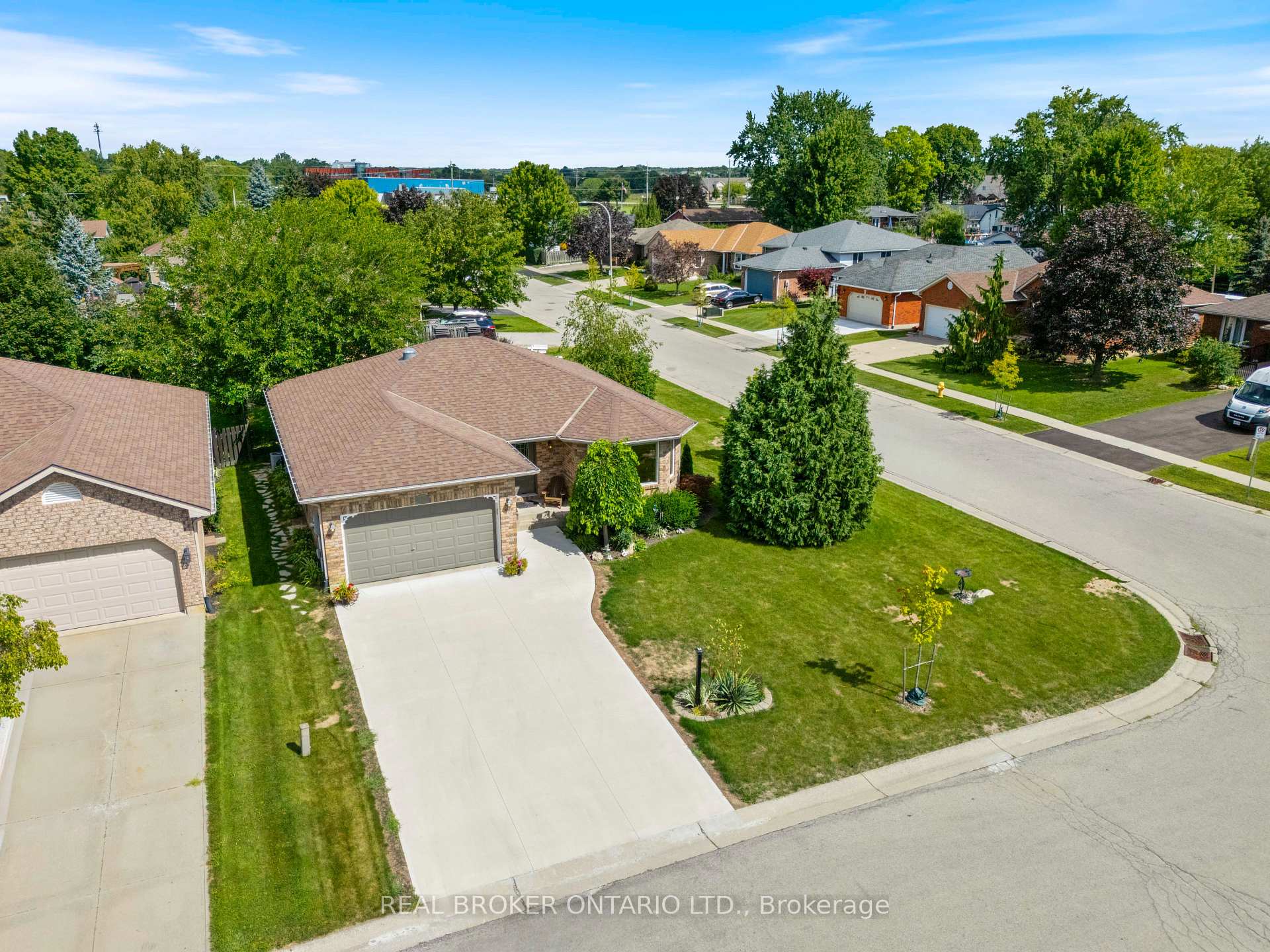 Photo 3 of 10 Sunset Lane, Haldimand — HOMEH