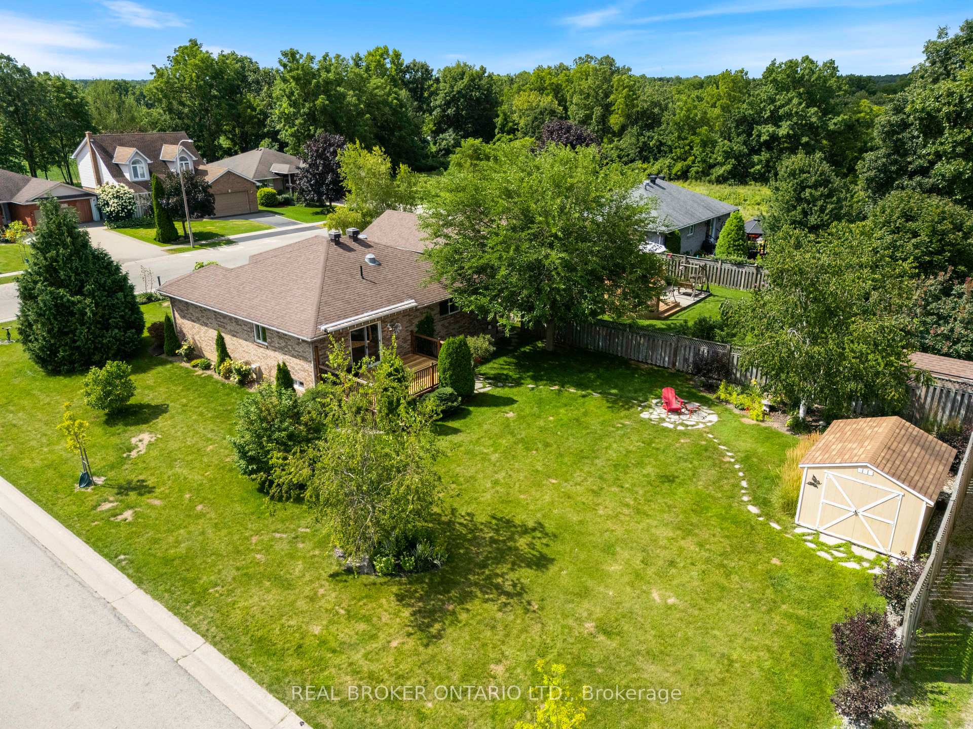 Photo 5 of 10 Sunset Lane, Haldimand — HOMEH