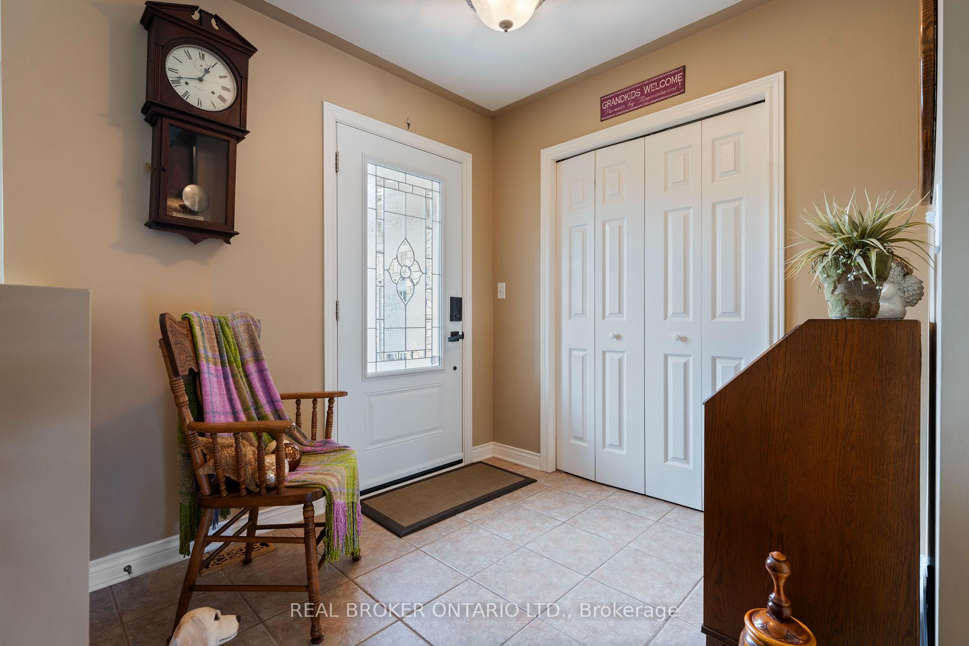 Photo 8 of 10 Sunset Lane, Haldimand — HOMEH