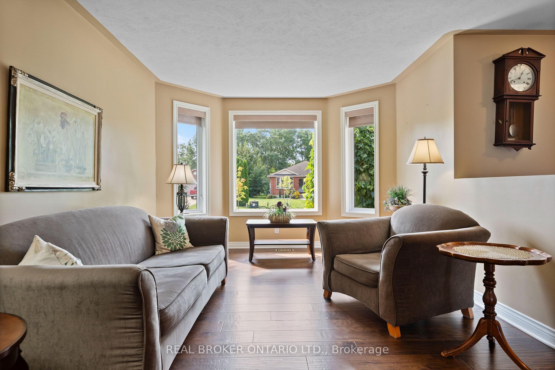 Photo 9 of 10 Sunset Lane, Haldimand — HOMEH