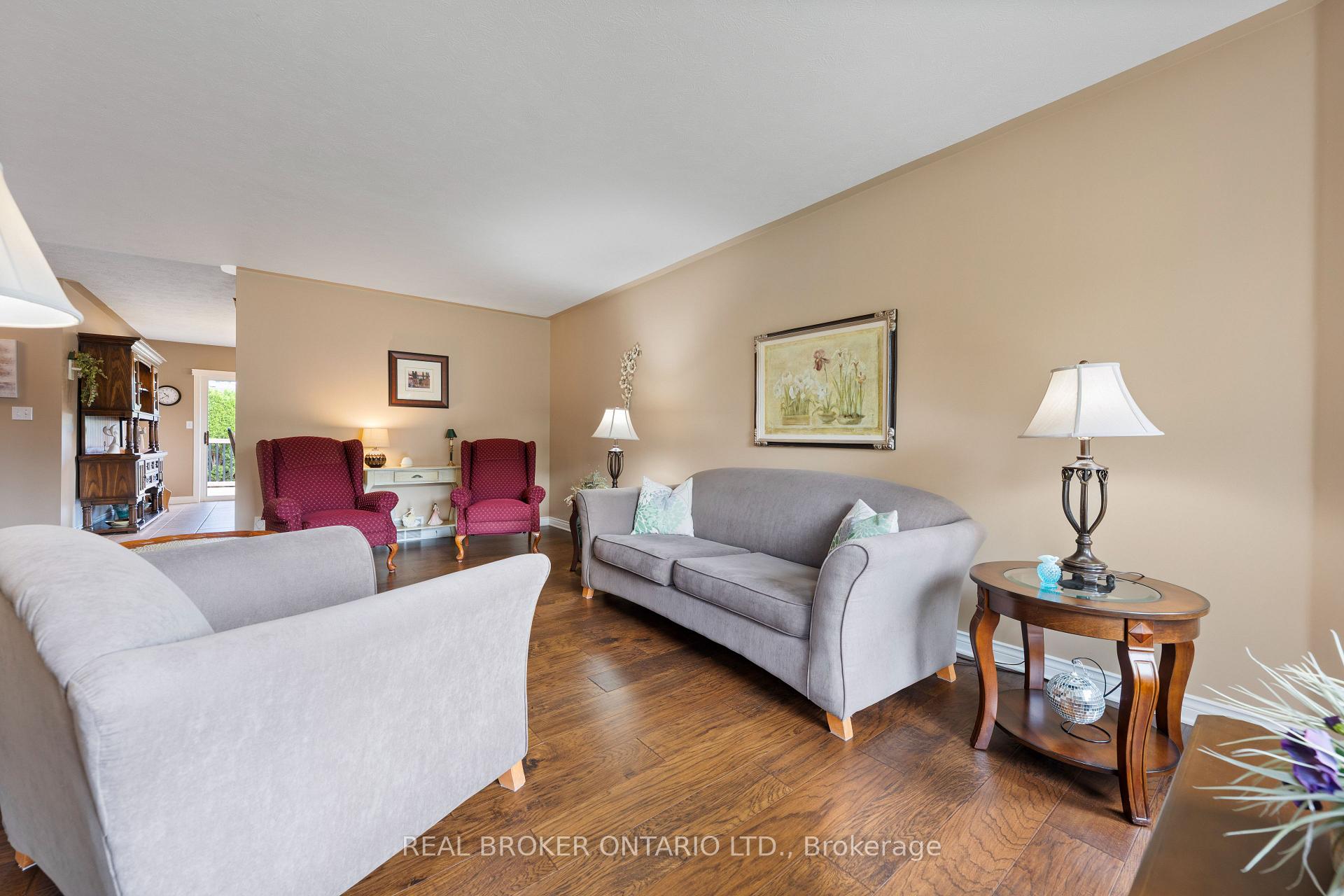 Photo 16 of 10 Sunset Lane, Haldimand — HOMEH