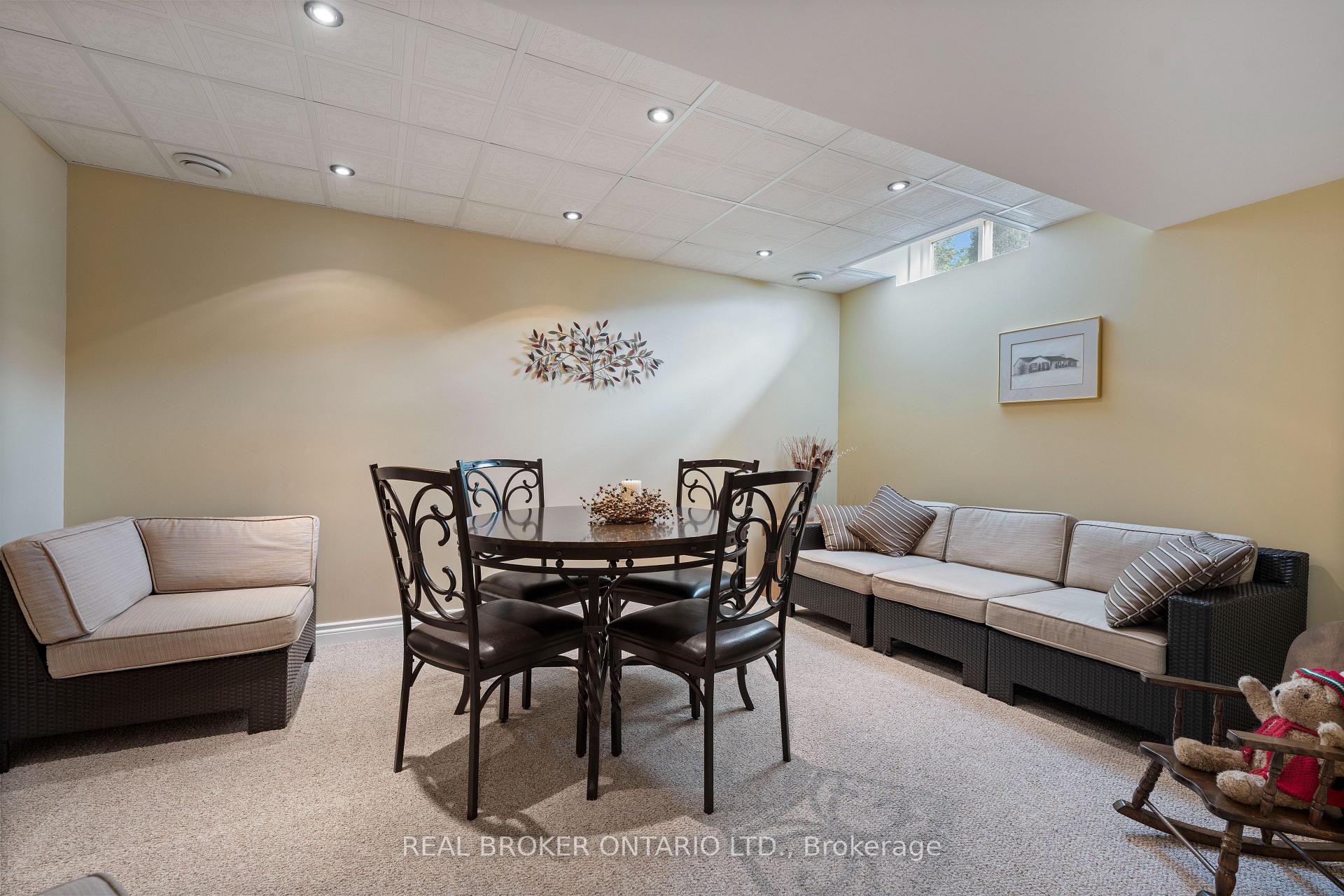 Photo 17 of 10 Sunset Lane, Haldimand — HOMEH