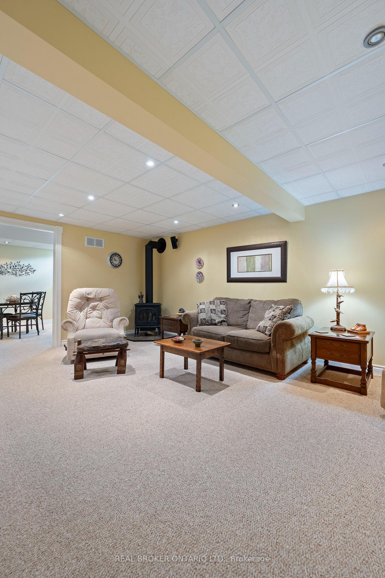 Photo 22 of 10 Sunset Lane, Haldimand — HOMEH