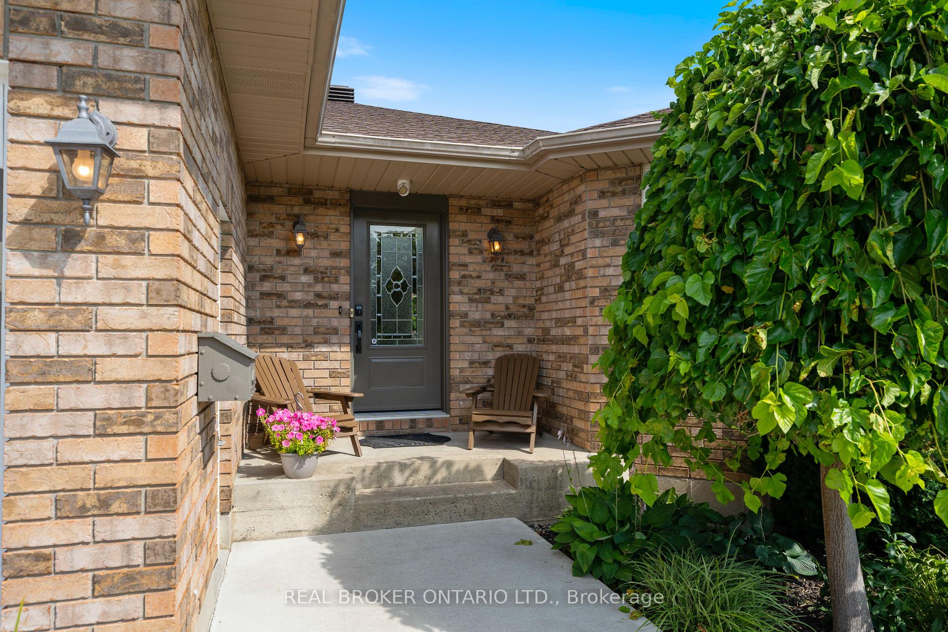 Photo 24 of 10 Sunset Lane, Haldimand — HOMEH