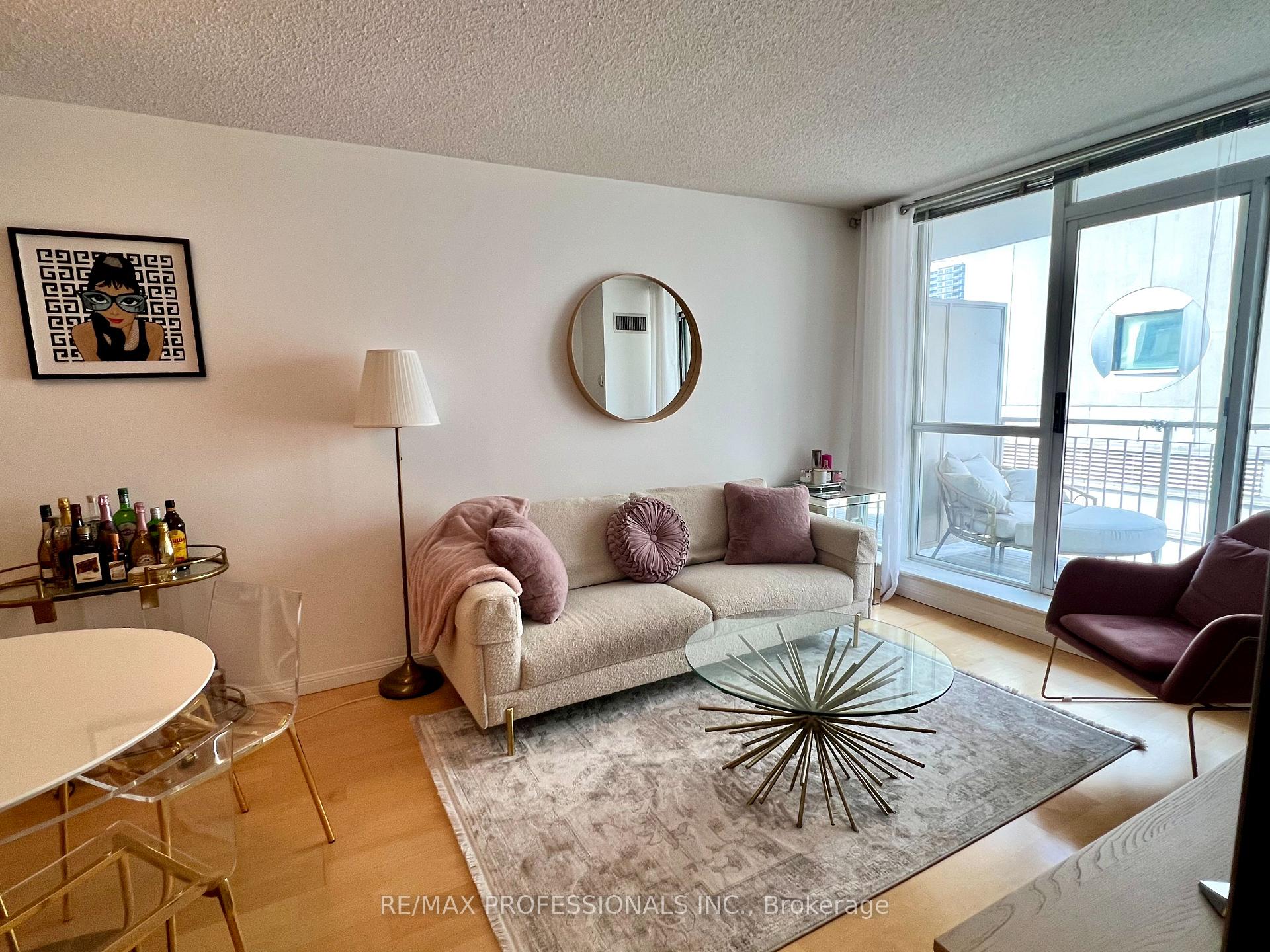 Photo 3 of Unit 607, 18 Stafford Street, Toronto, Niagara — HOMEH