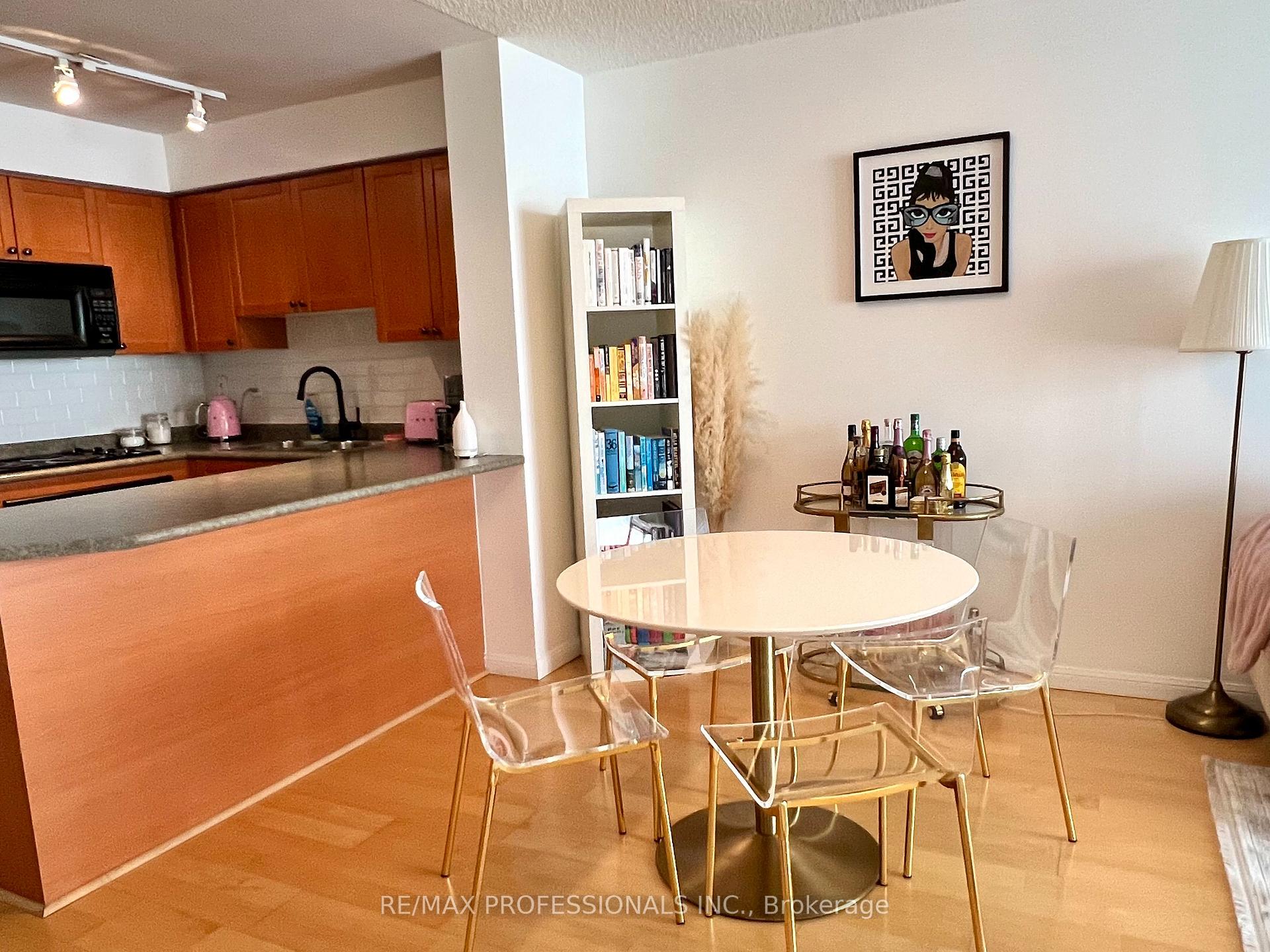 Photo 4 of Unit 607, 18 Stafford Street, Toronto, Niagara — HOMEH