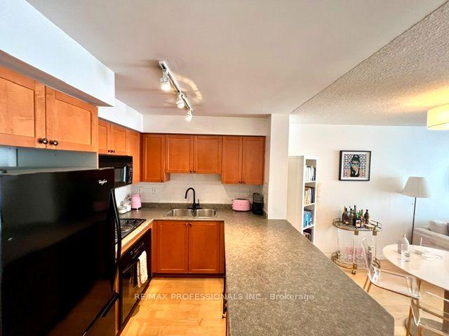 Photo 10 of Unit 607, 18 Stafford Street, Toronto, Niagara — HOMEH